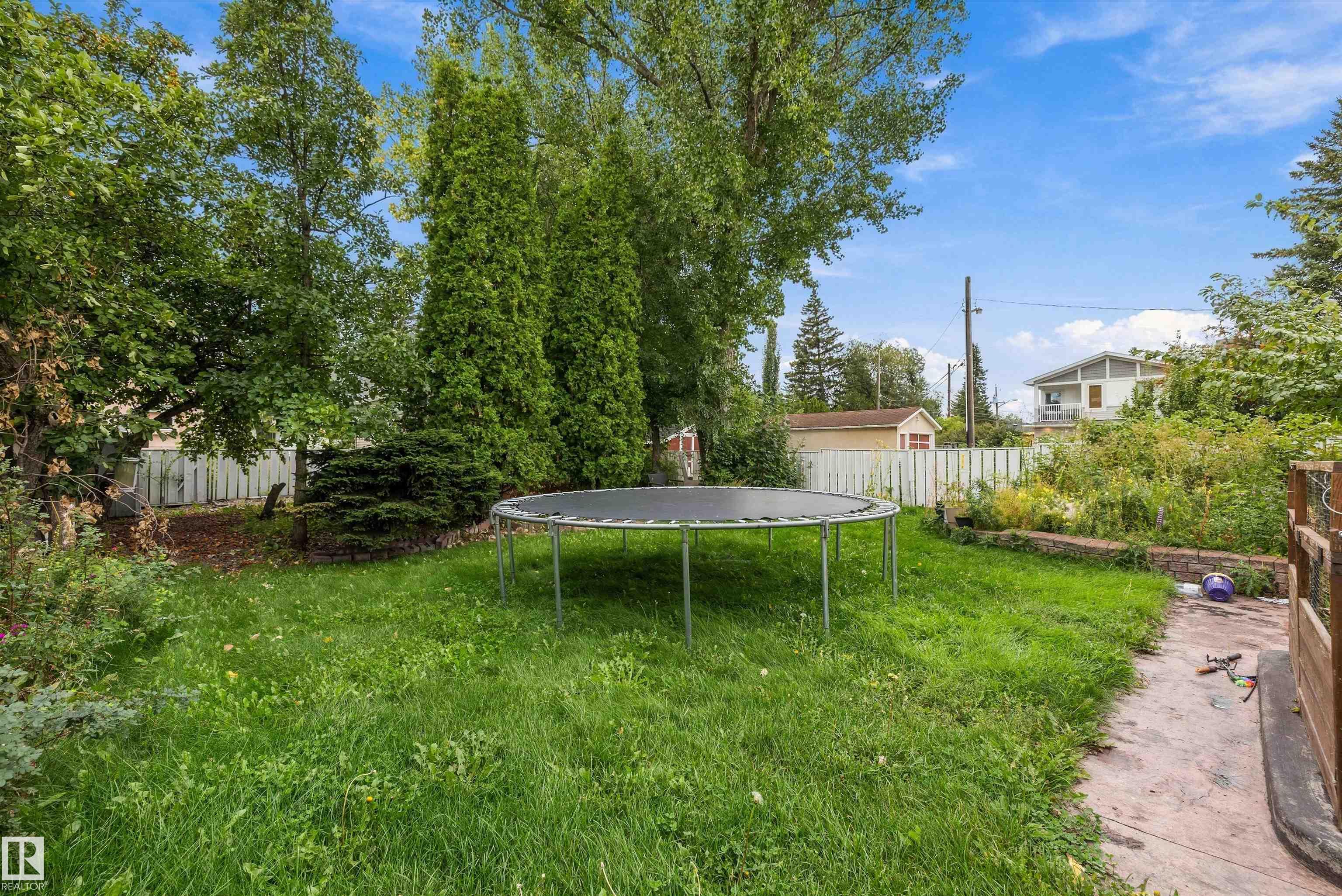 Photo 28 at 10621 60a Avenue NW, Pleasantview, Edmonton