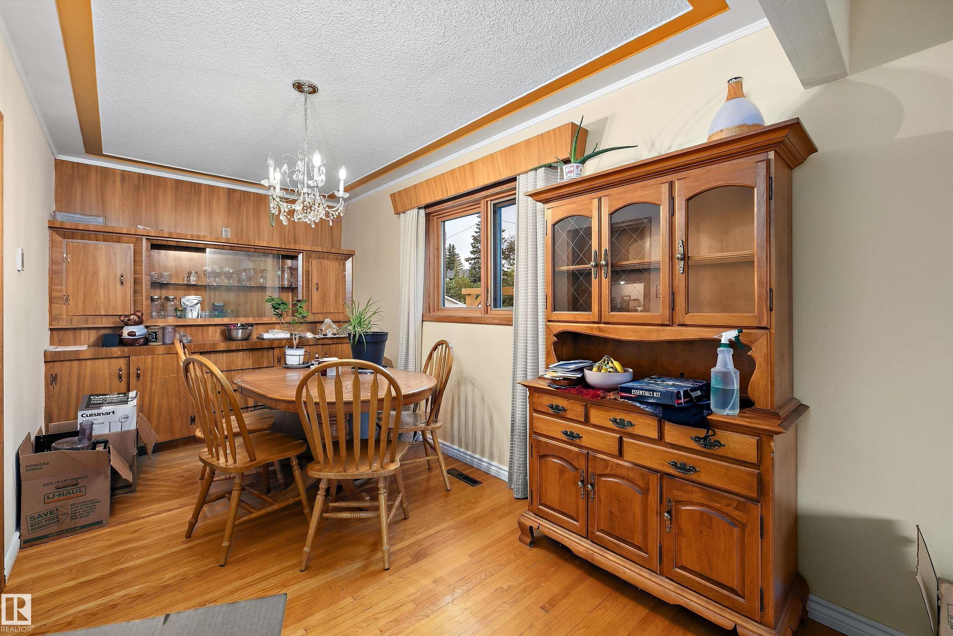 Photo 9 at 10621 60a Avenue NW, Pleasantview, Edmonton
