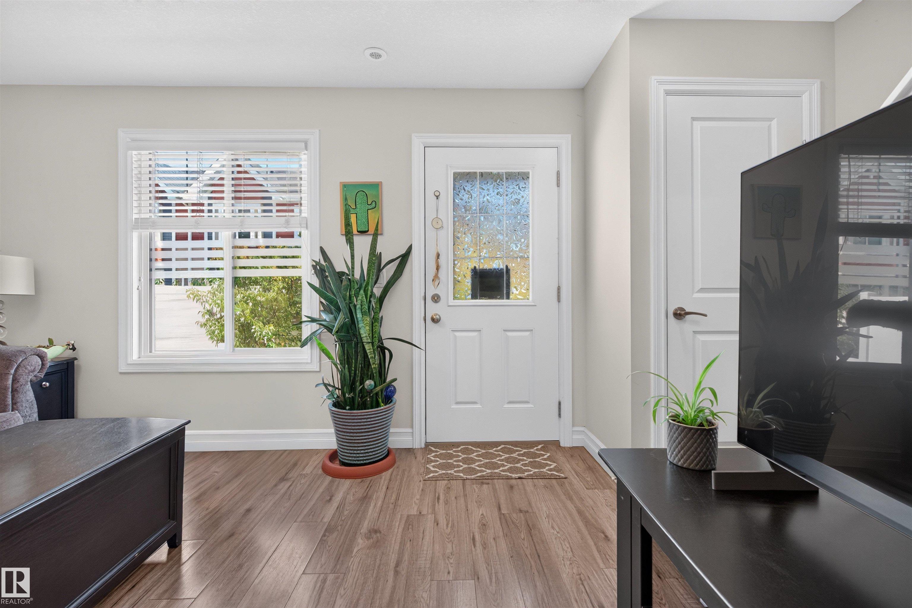 Photo 2 at 35 - 1508 105 Street NW, Bearspaw, Edmonton