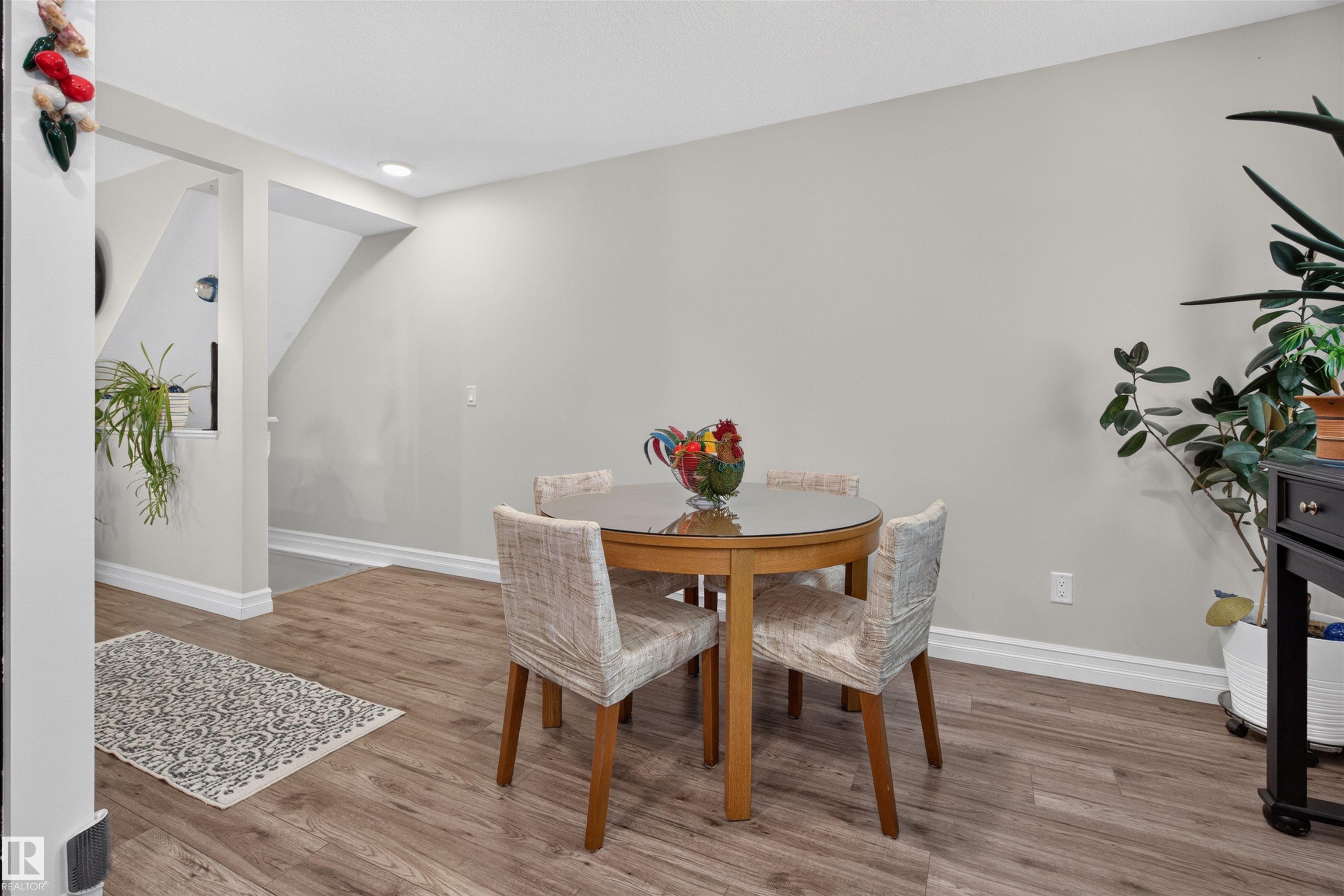 Photo 10 at 35 - 1508 105 Street NW, Bearspaw, Edmonton