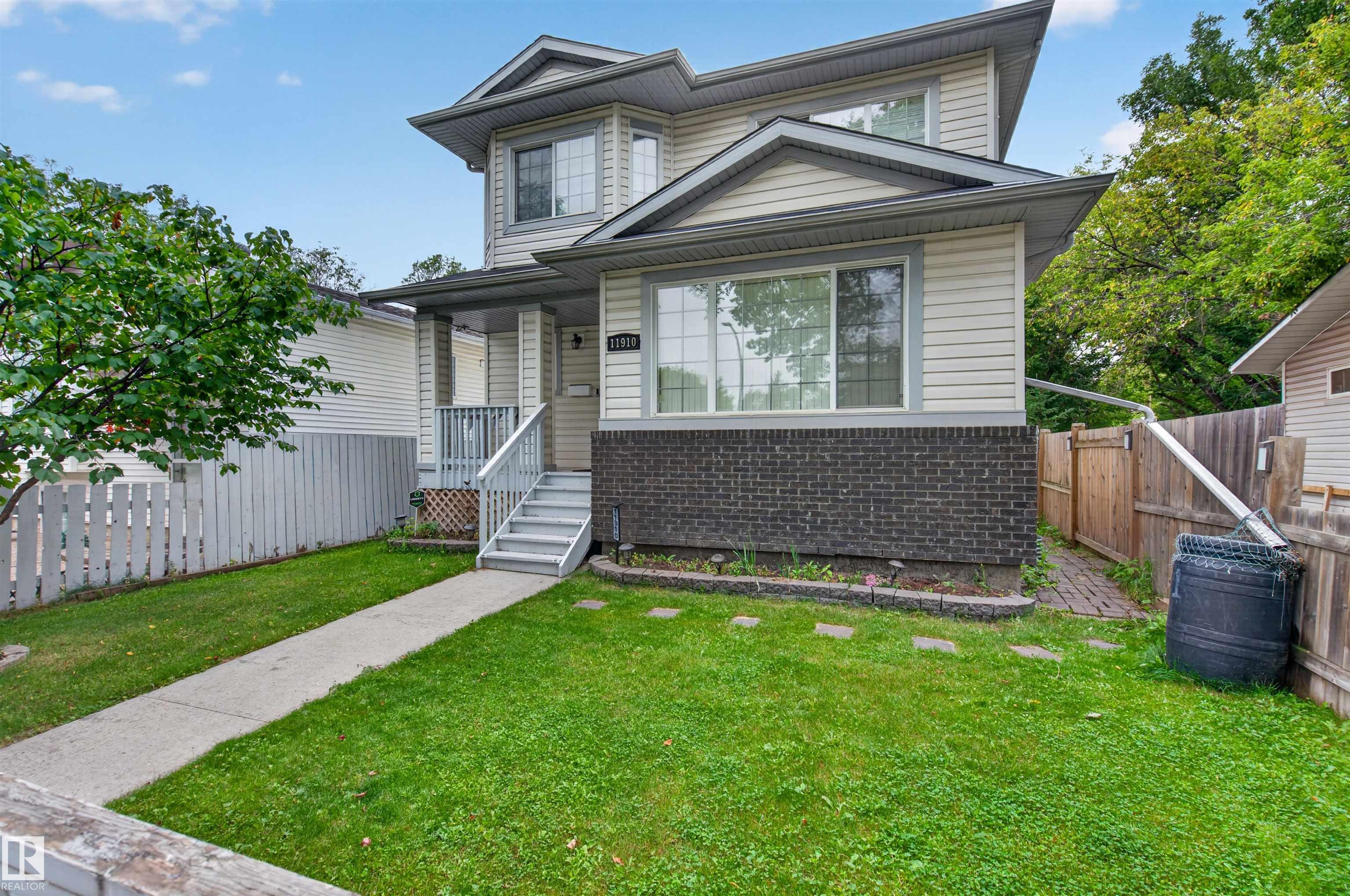 11910 93 Street NW, Alberta Avenue, Edmonton 2