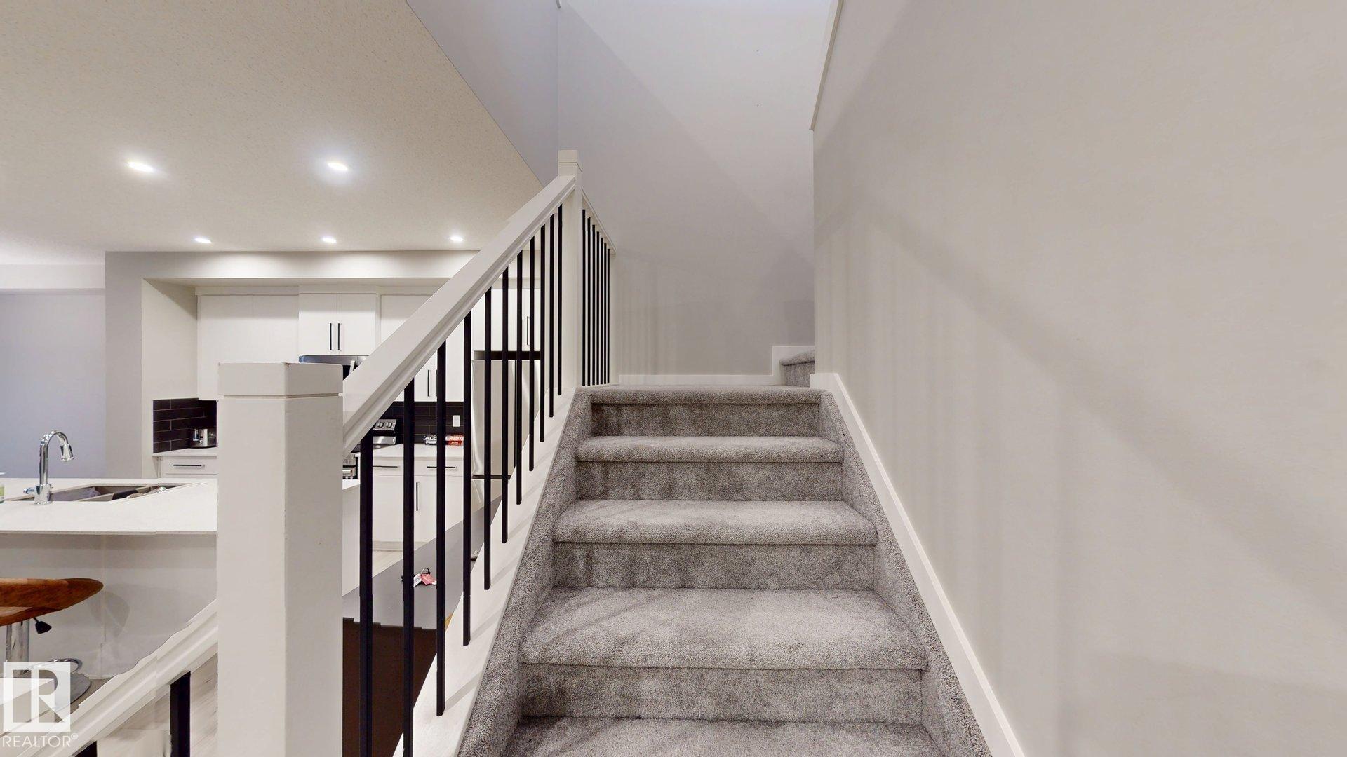 Photo 20 at 607 31 Avenue NW, Maple Crest, Edmonton