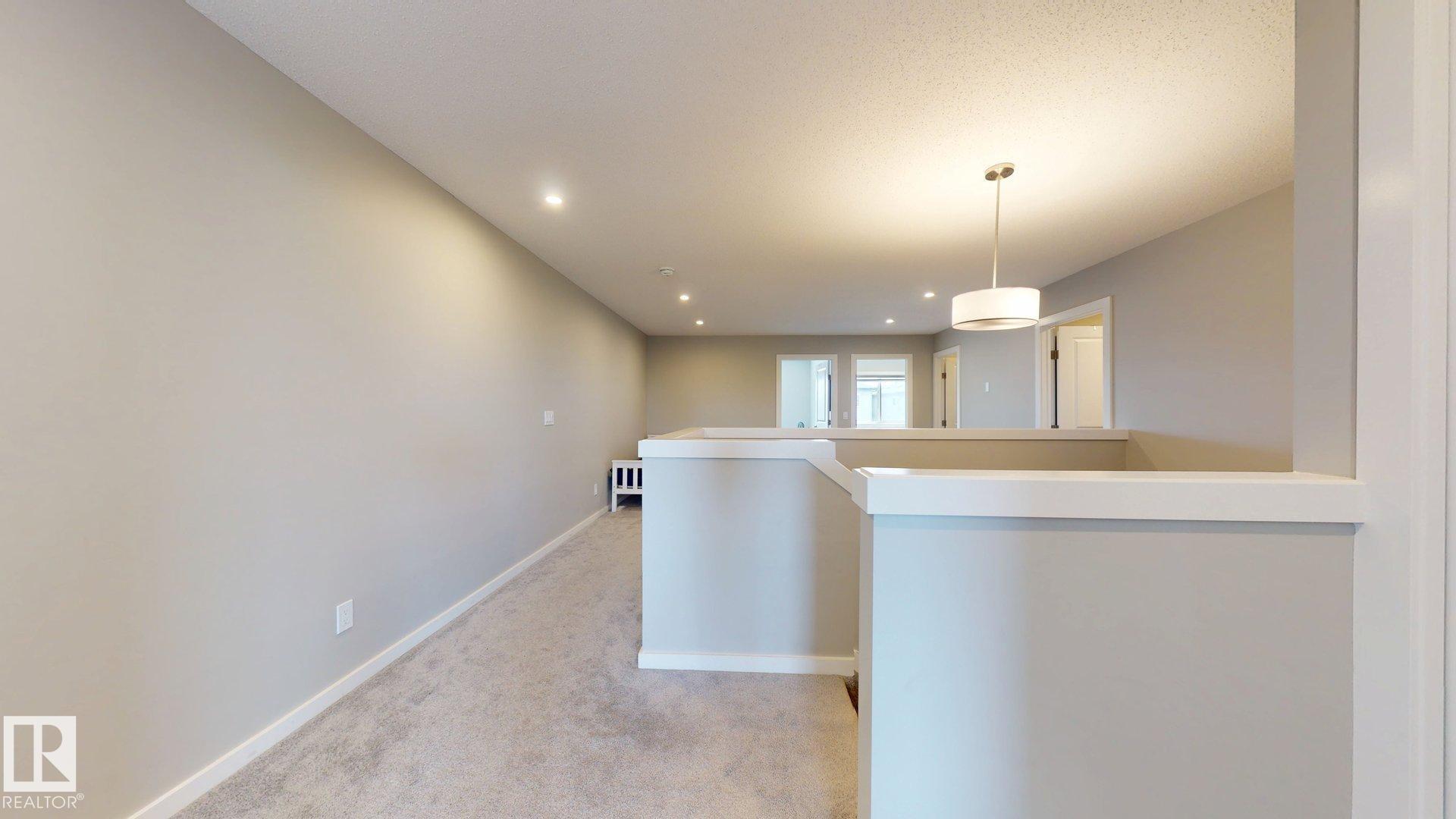 Photo 22 at 607 31 Avenue NW, Maple Crest, Edmonton