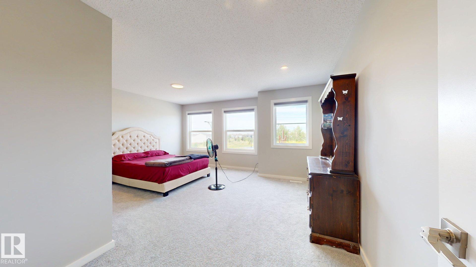 Photo 23 at 607 31 Avenue NW, Maple Crest, Edmonton