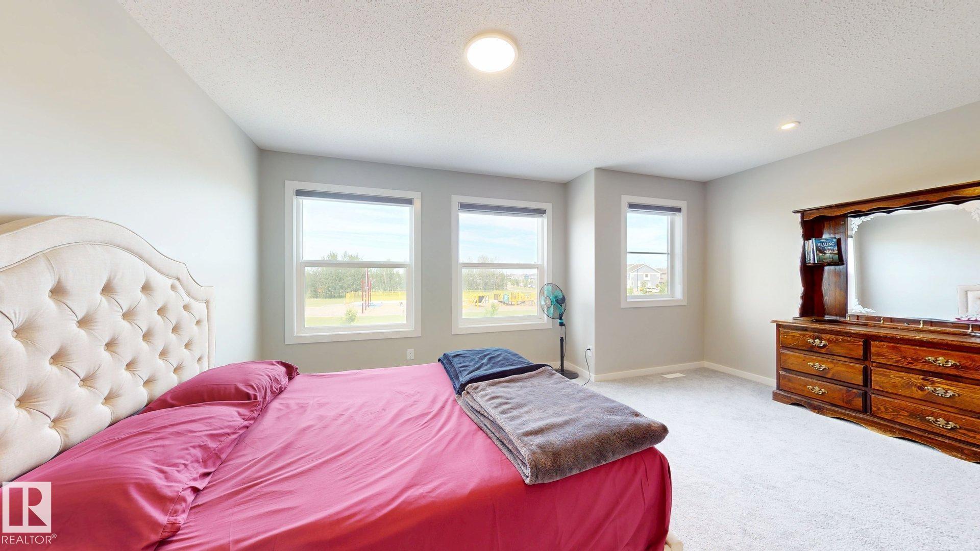 Photo 27 at 607 31 Avenue NW, Maple Crest, Edmonton