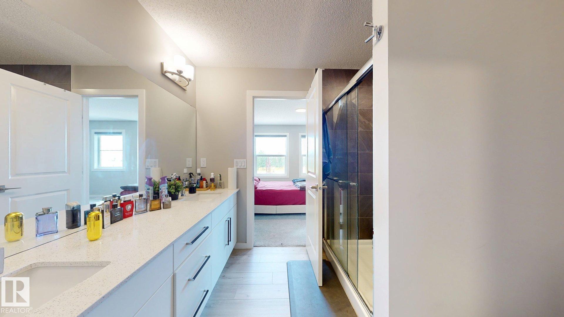 Photo 28 at 607 31 Avenue NW, Maple Crest, Edmonton