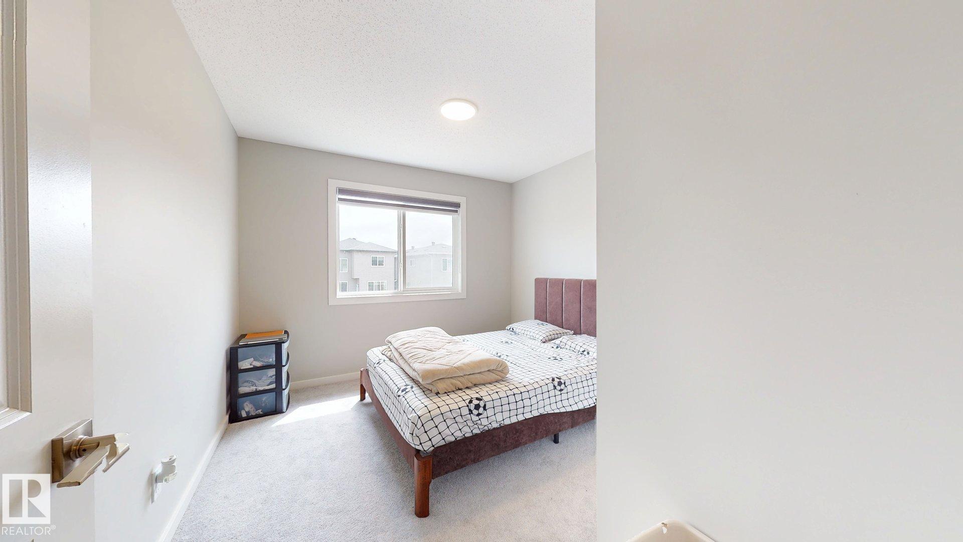 Photo 31 at 607 31 Avenue NW, Maple Crest, Edmonton