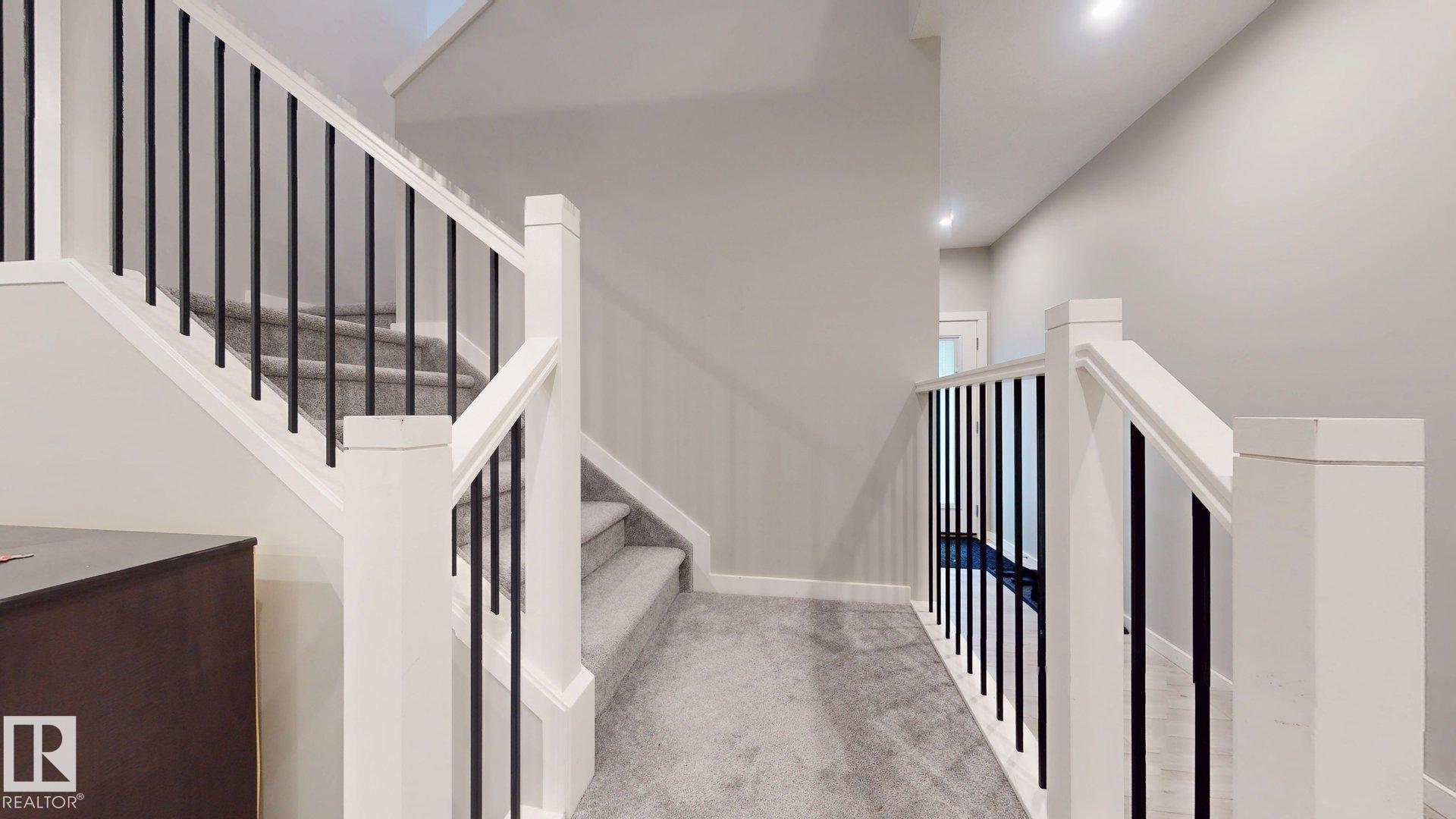 Photo 6 at 607 31 Avenue NW, Maple Crest, Edmonton