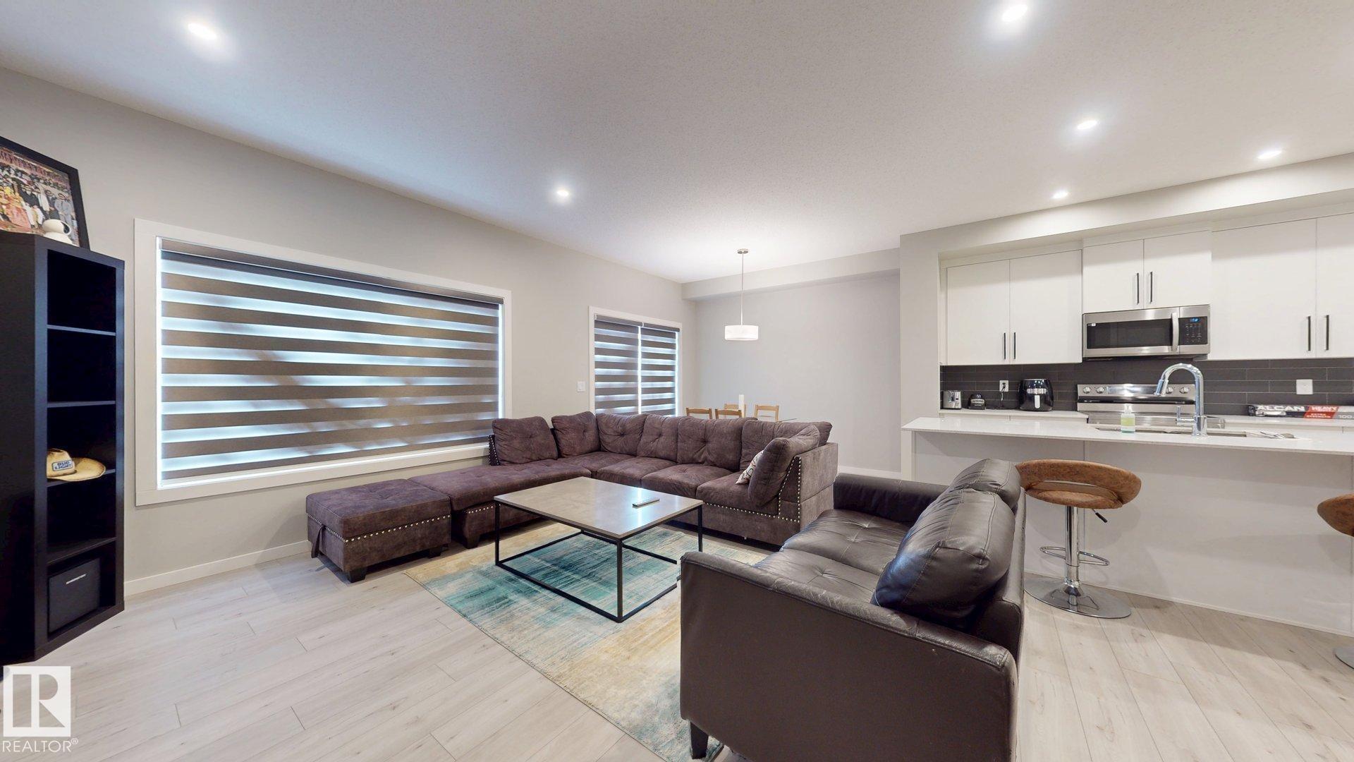 Photo 10 at 607 31 Avenue NW, Maple Crest, Edmonton