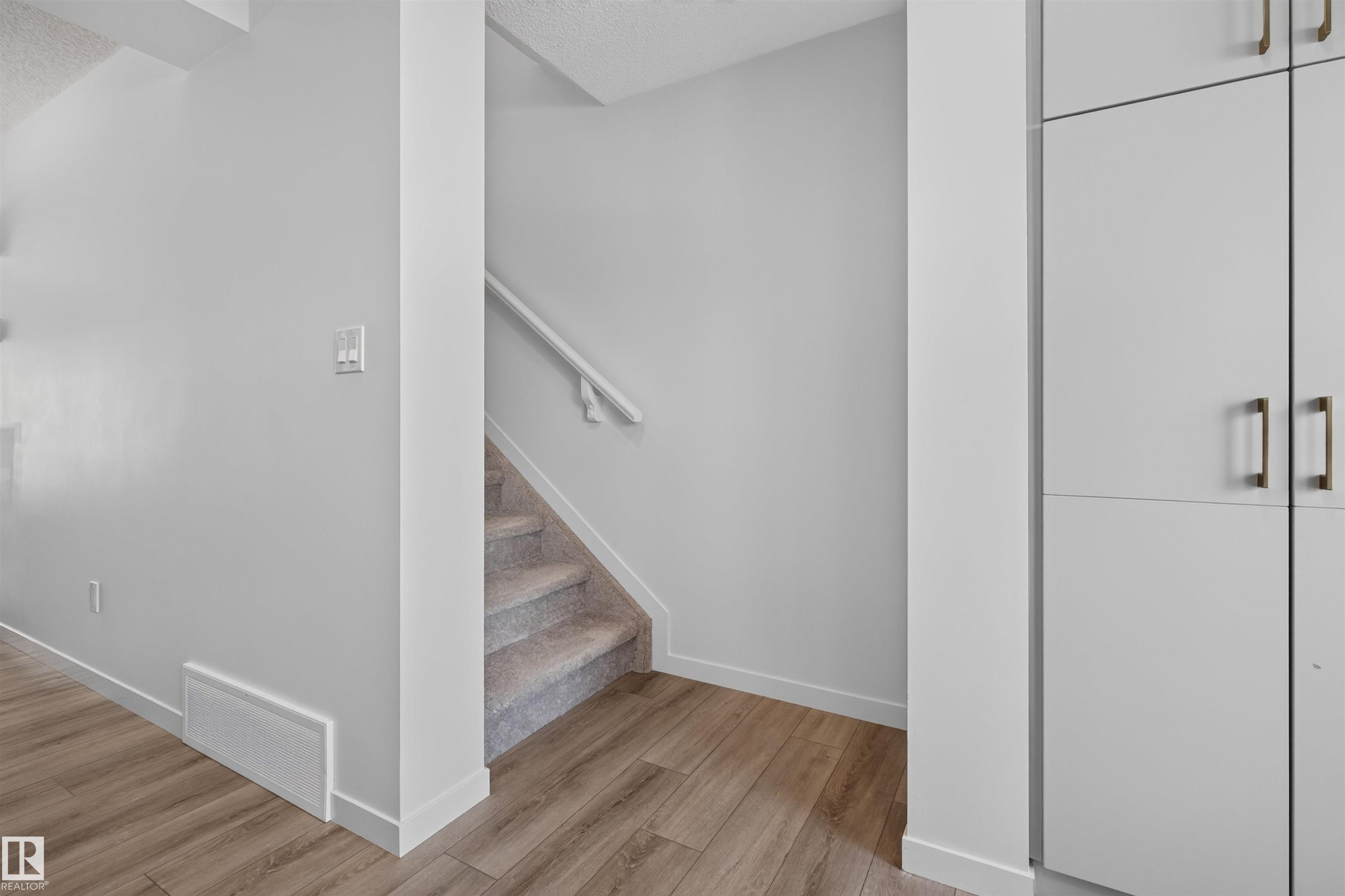 Photo 14 at 22709 84 Avenue NW, Rosenthal, Edmonton