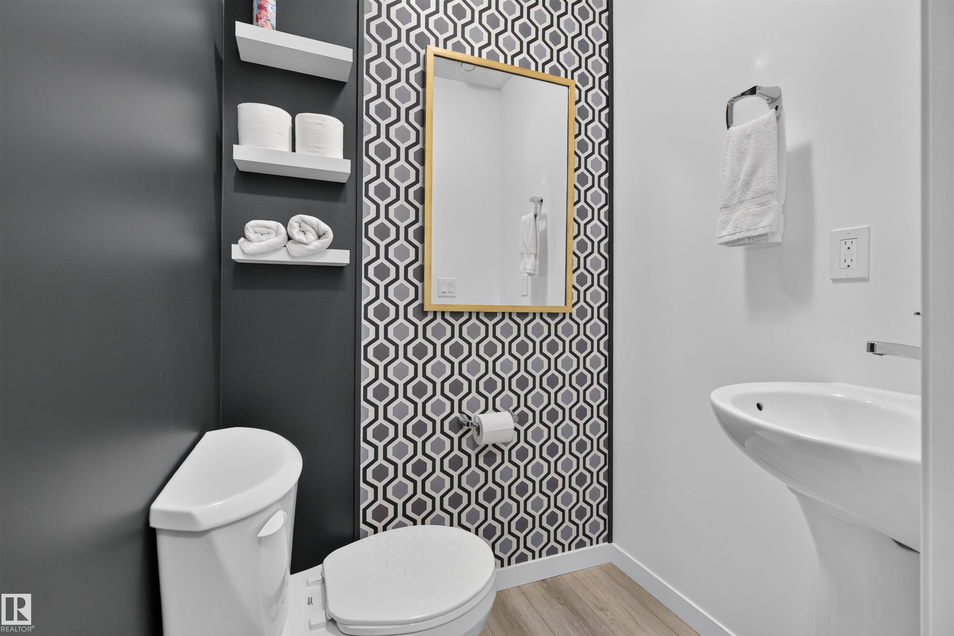 Photo 5 at 22709 84 Avenue NW, Rosenthal, Edmonton