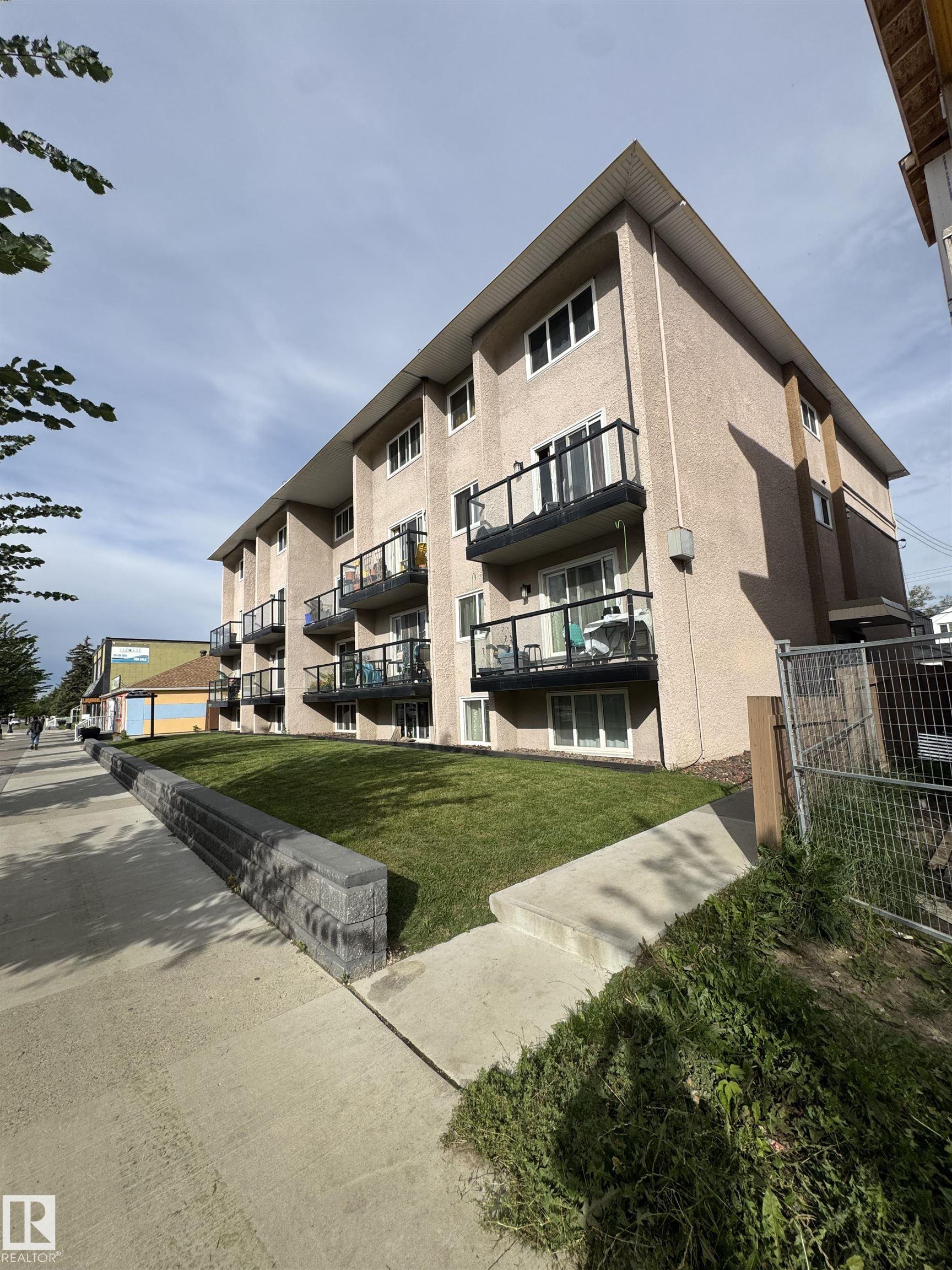 Photo 2 at 209 - 11429 124 Street NW, Inglewood, Edmonton
