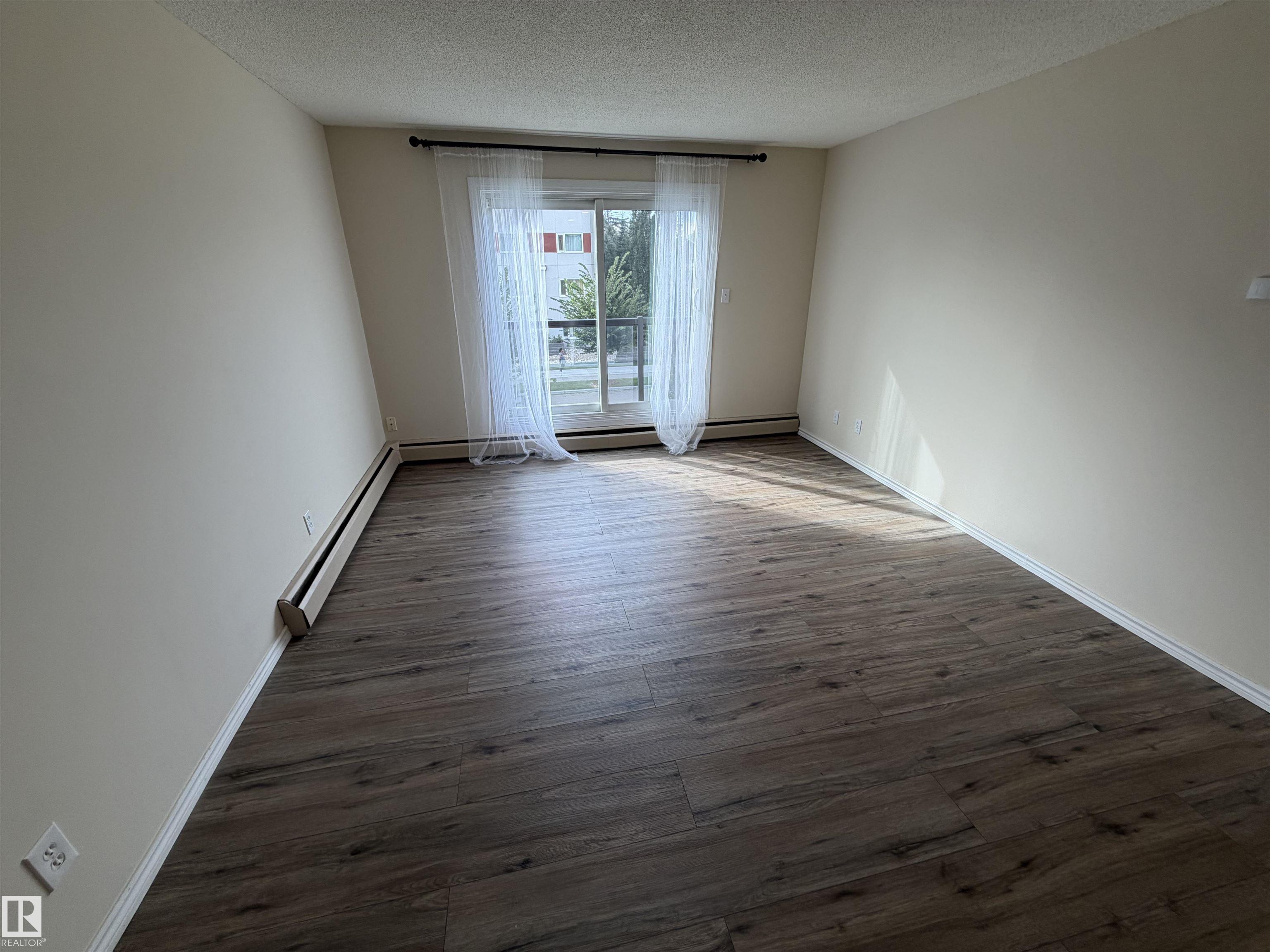 Photo 4 at 209 - 11429 124 Street NW, Inglewood, Edmonton