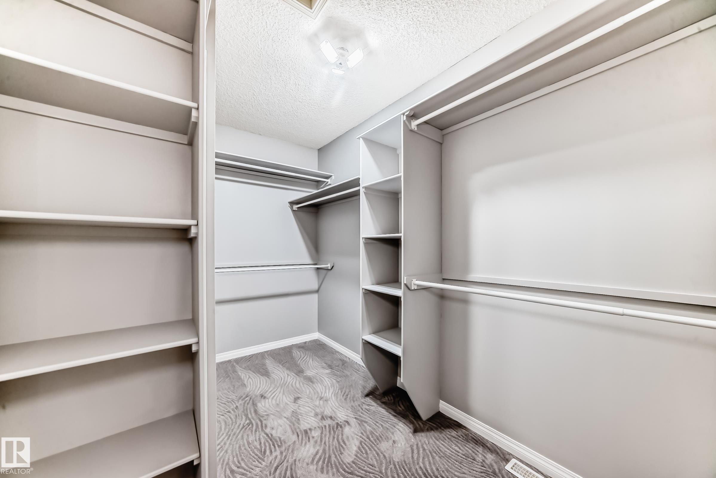 Photo 32 at 170 Blackburn Drive W SW, Blackburne, Edmonton