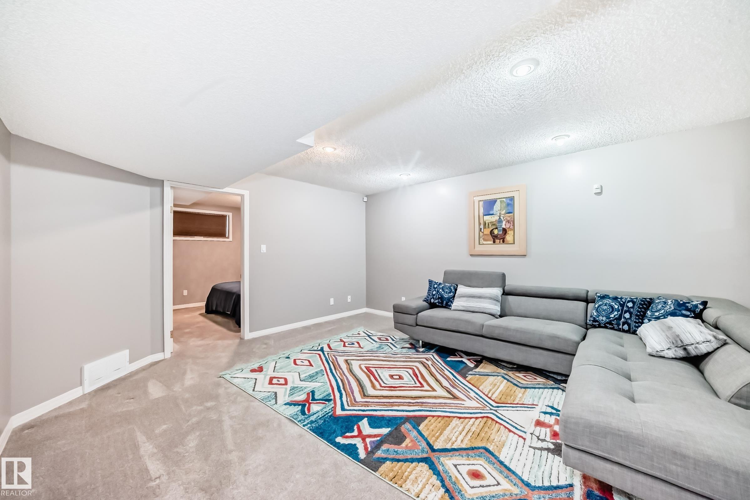 Photo 43 at 170 Blackburn Drive W SW, Blackburne, Edmonton