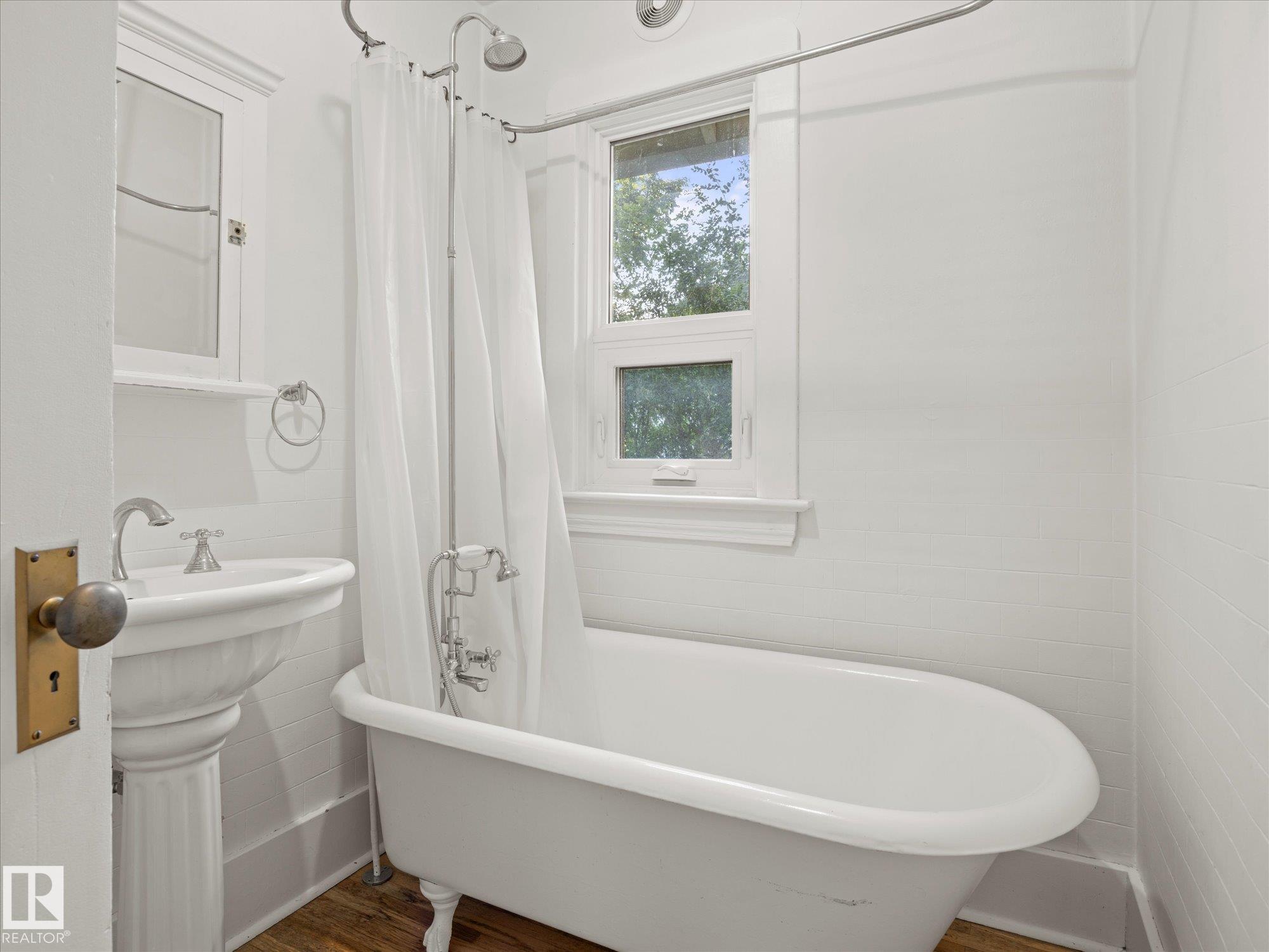 Photo 18 at 11331 66 Street NW, Highlands, Edmonton