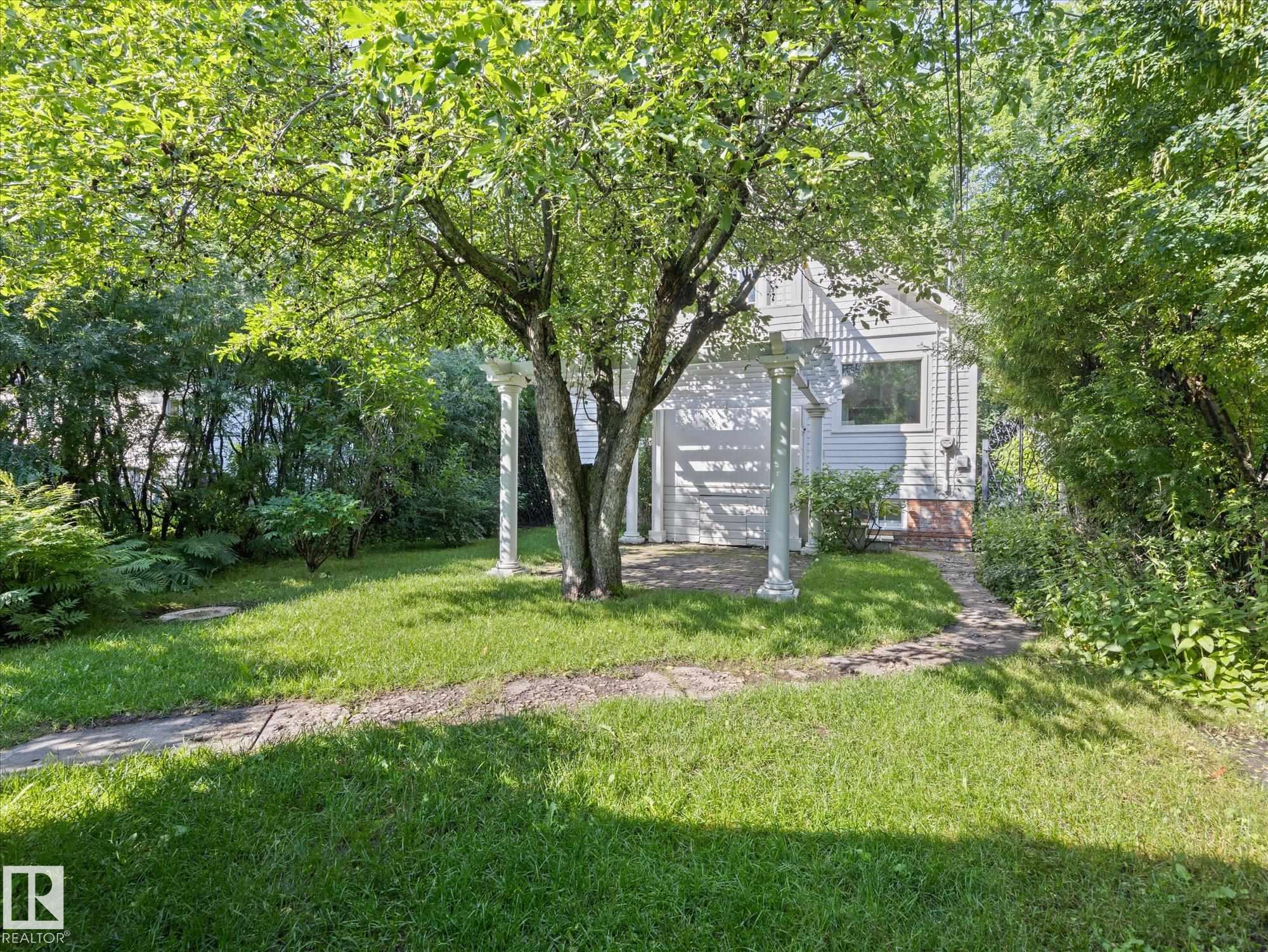 Photo 32 at 11331 66 Street NW, Highlands, Edmonton