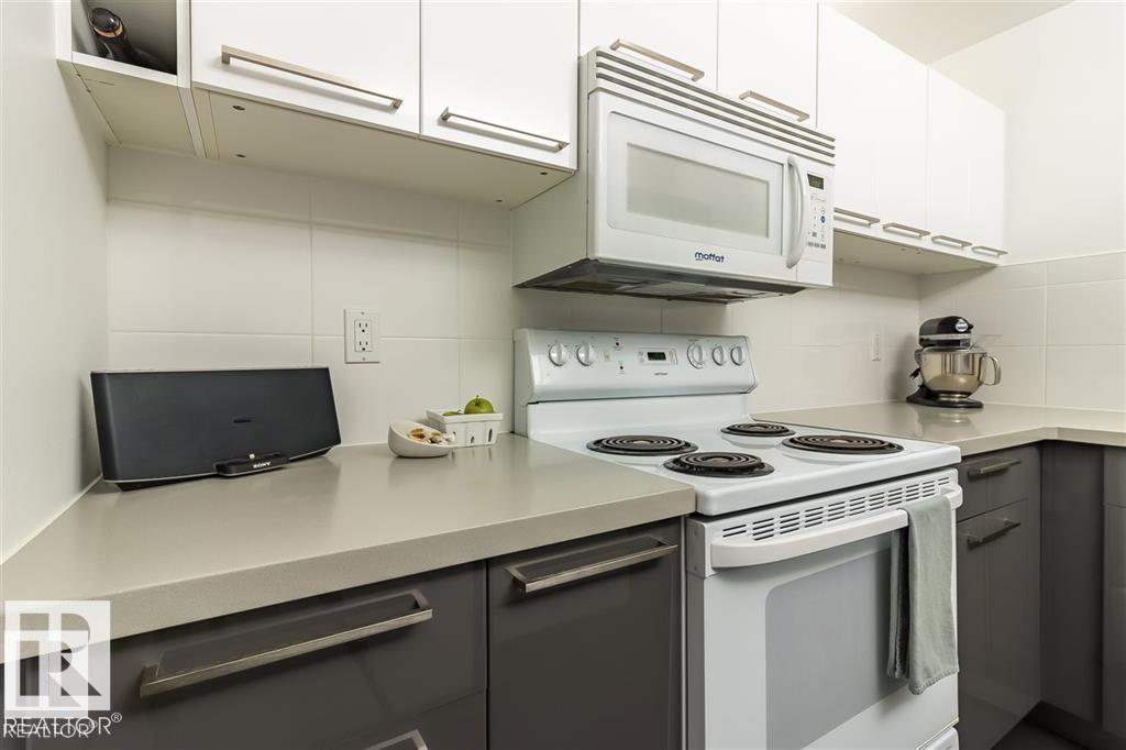 Photo 5 at 207 - 10171 119 Street NW, Wîhkwêntôwin, Edmonton