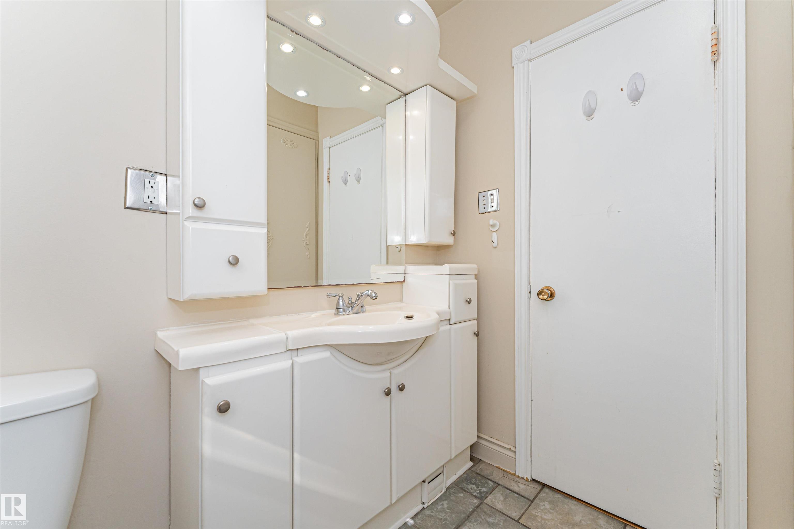 Photo 20 at 8743 Strathearn Drive NW, Strathearn, Edmonton
