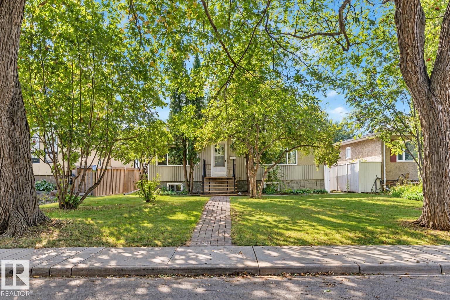 Photo 3 at 8743 Strathearn Drive NW, Strathearn, Edmonton
