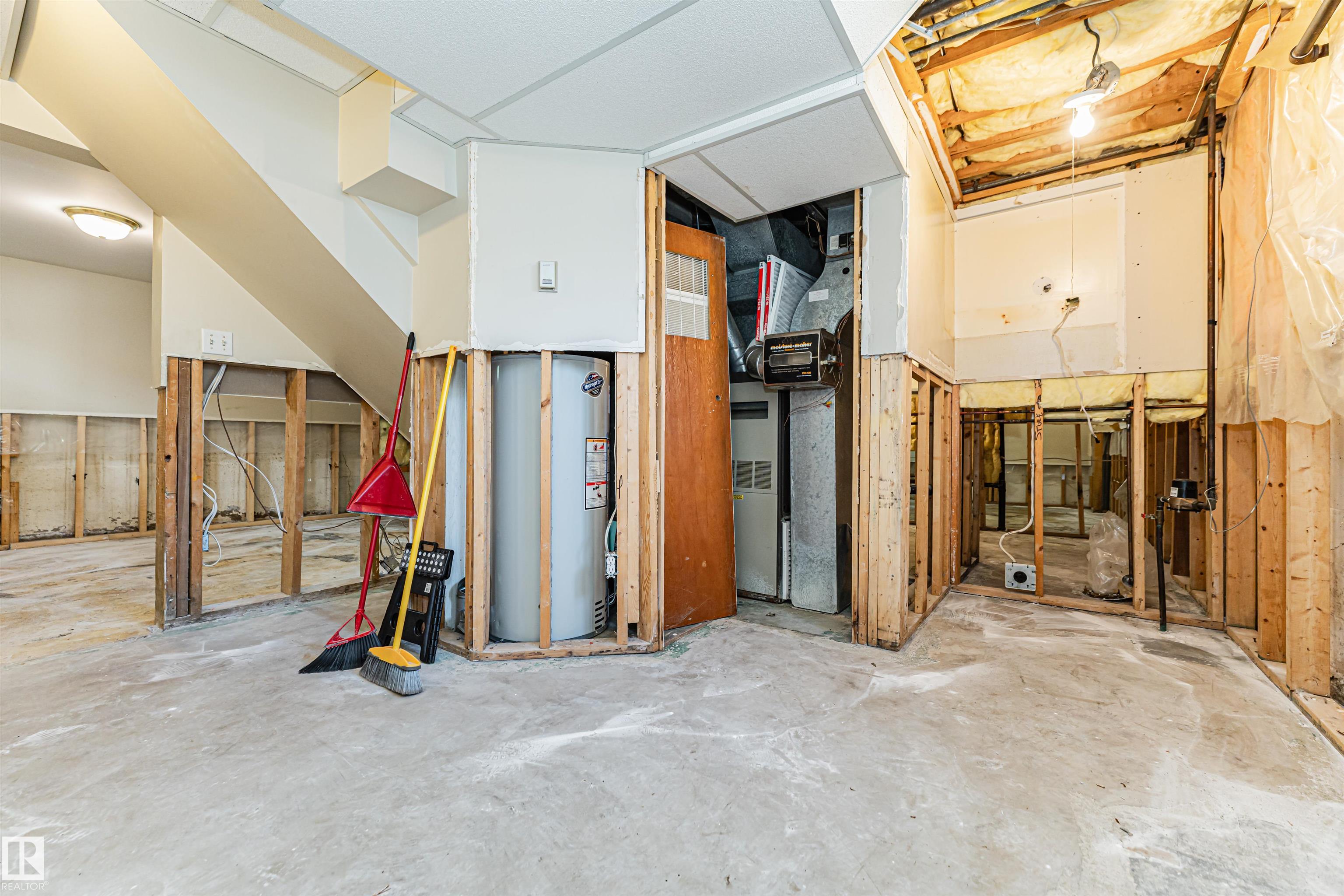 Photo 25 at 8743 Strathearn Drive NW, Strathearn, Edmonton