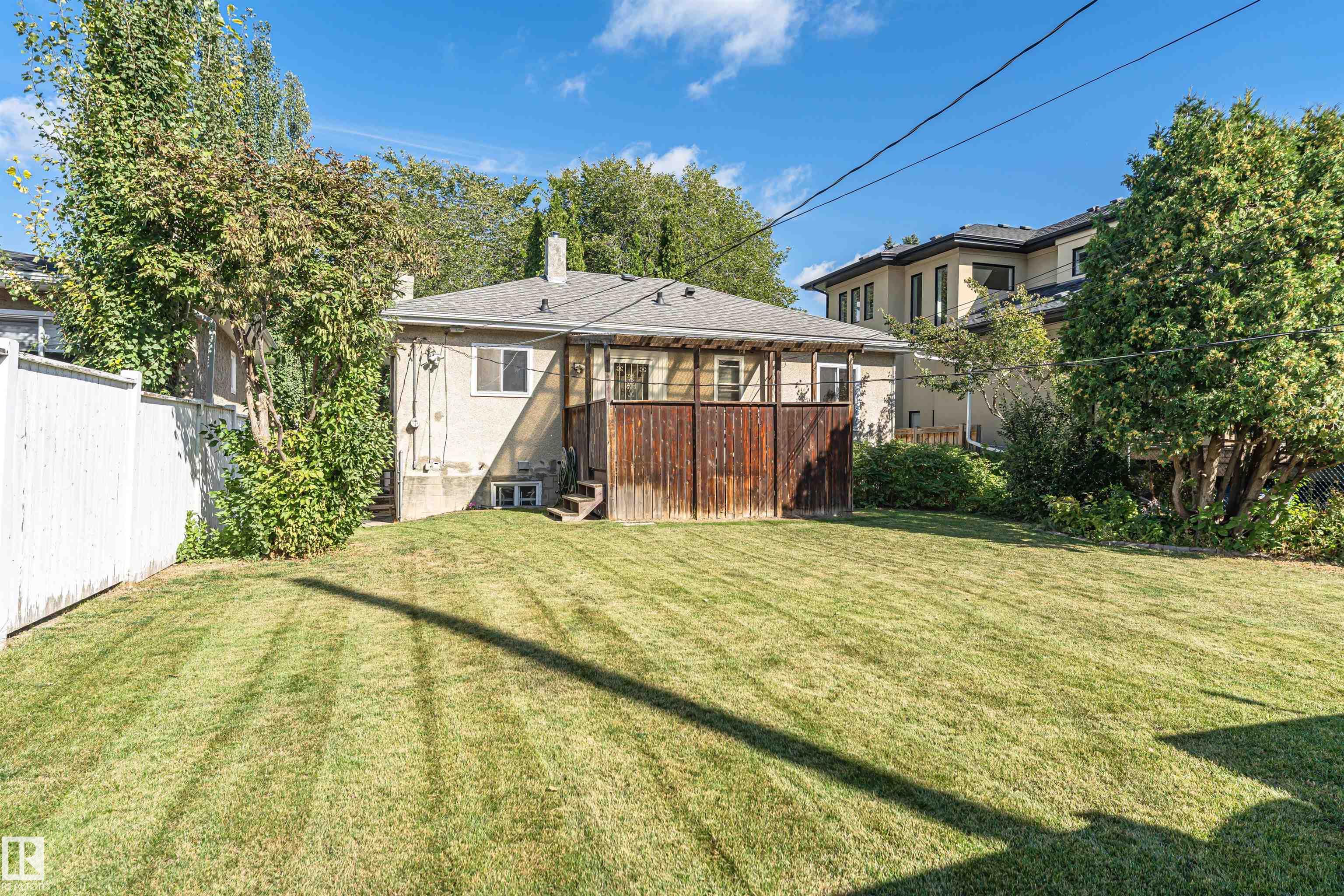 Photo 28 at 8743 Strathearn Drive NW, Strathearn, Edmonton