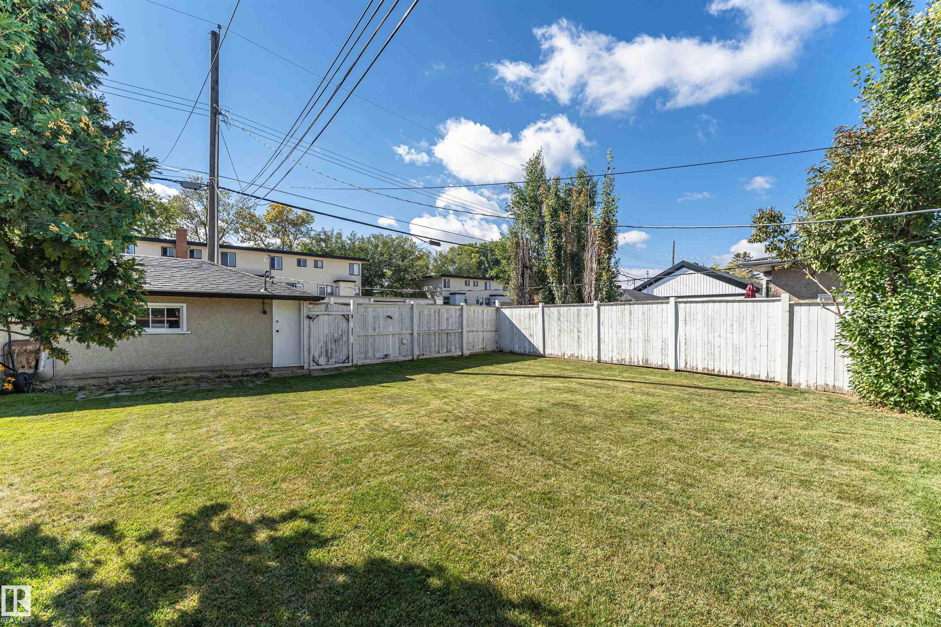 Photo 30 at 8743 Strathearn Drive NW, Strathearn, Edmonton