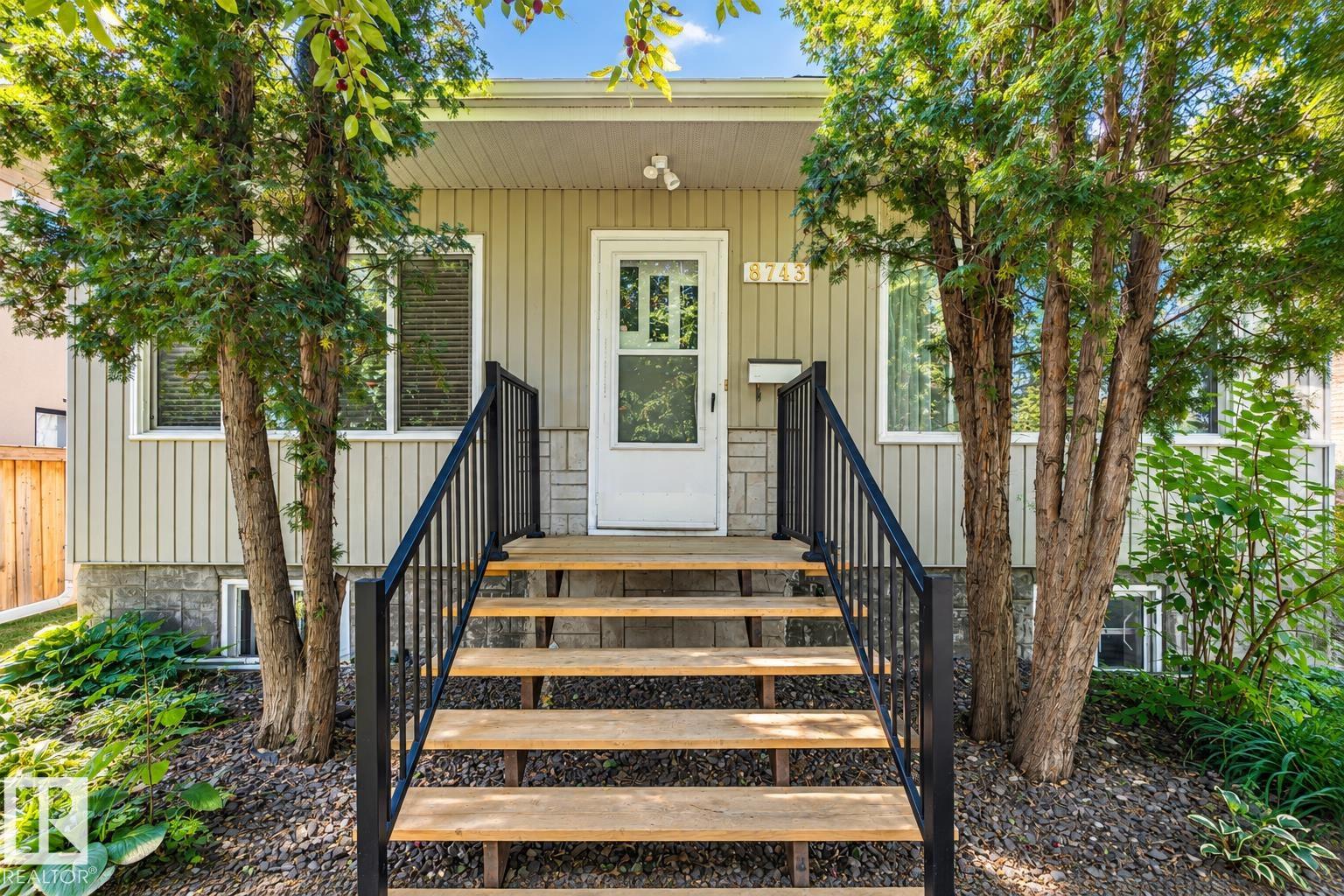 Photo 5 at 8743 Strathearn Drive NW, Strathearn, Edmonton