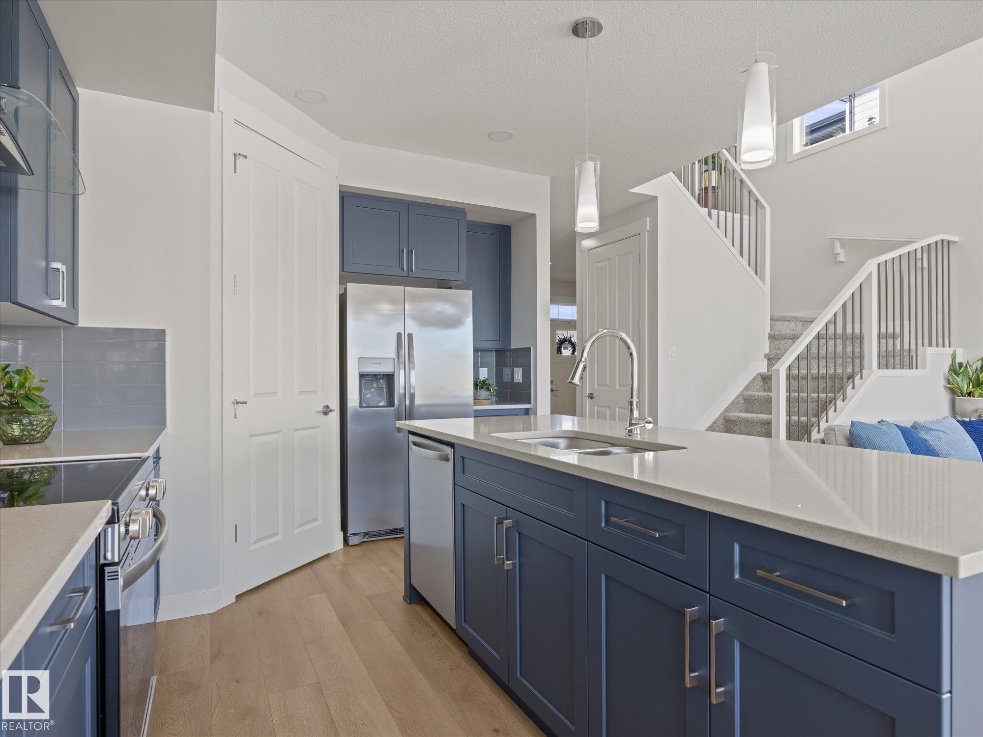 Photo 15 at 431 30 Avenue NW, Maple Crest, Edmonton