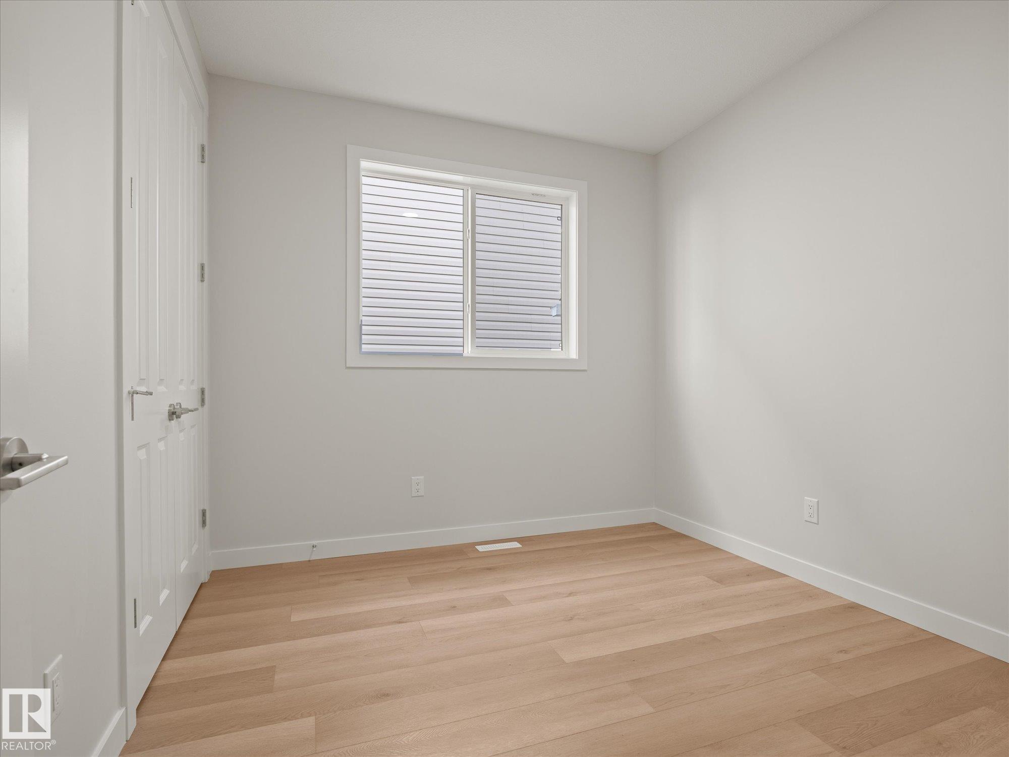 Photo 20 at 431 30 Avenue NW, Maple Crest, Edmonton