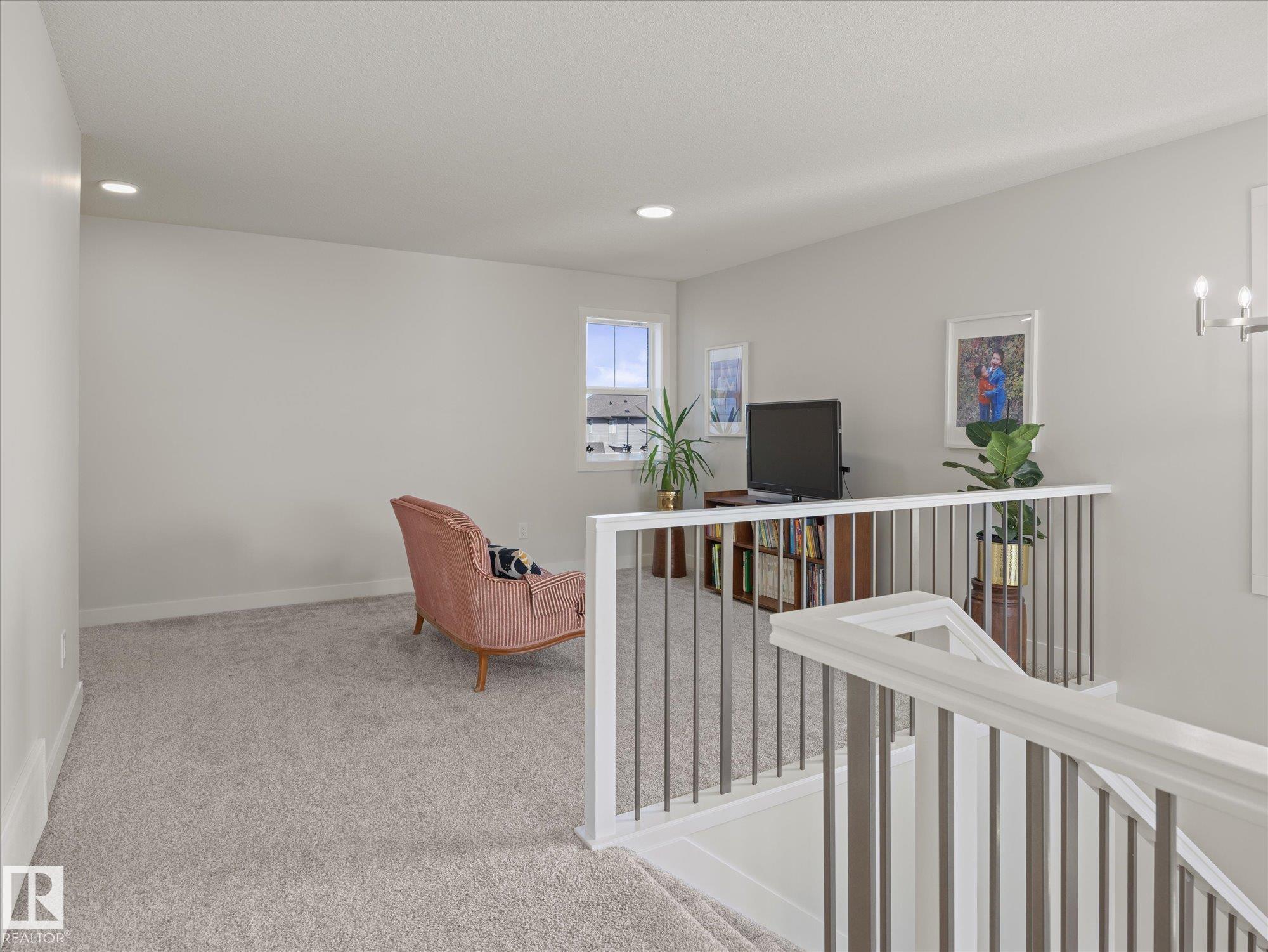 Photo 22 at 431 30 Avenue NW, Maple Crest, Edmonton