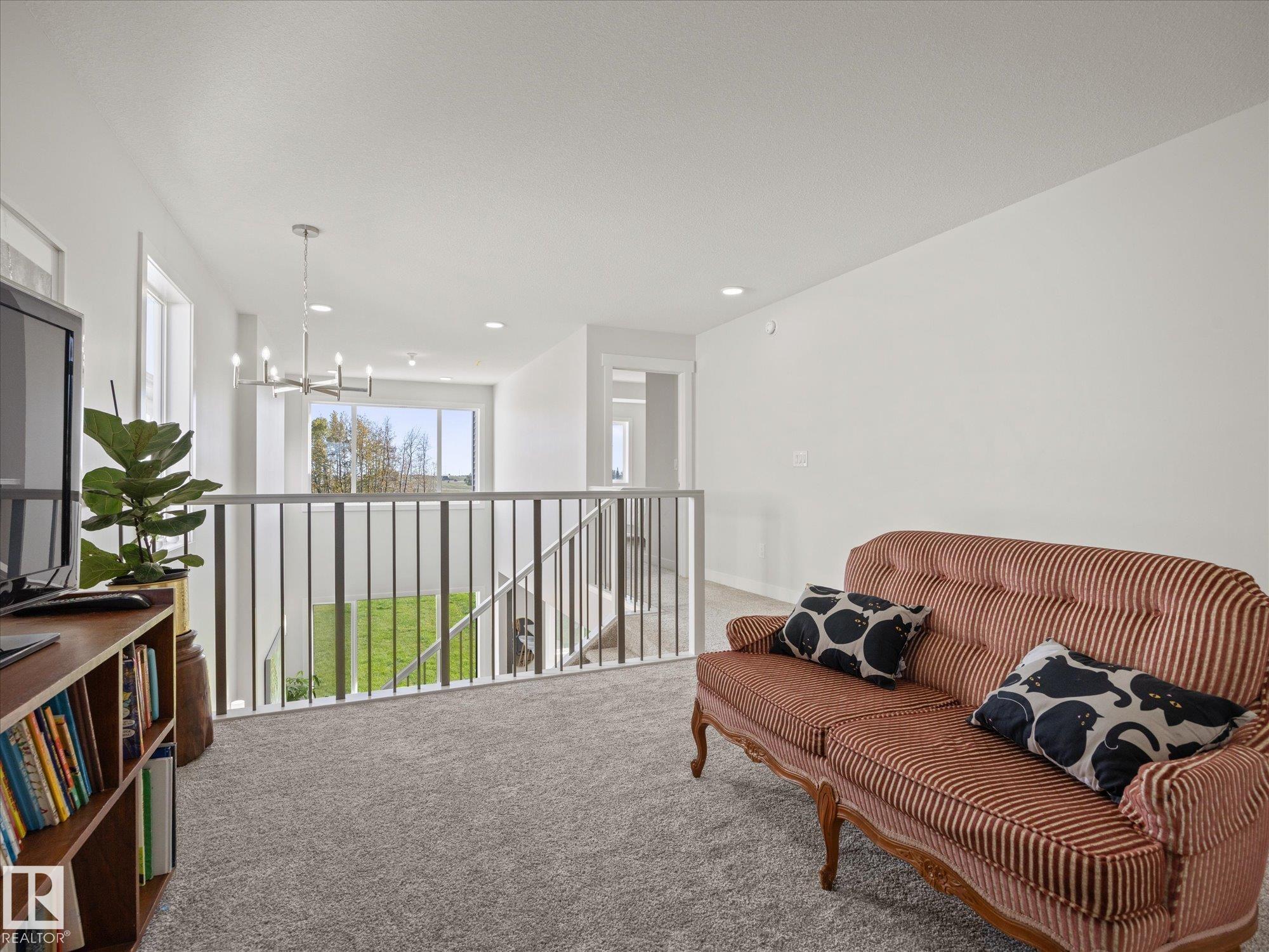 Photo 24 at 431 30 Avenue NW, Maple Crest, Edmonton
