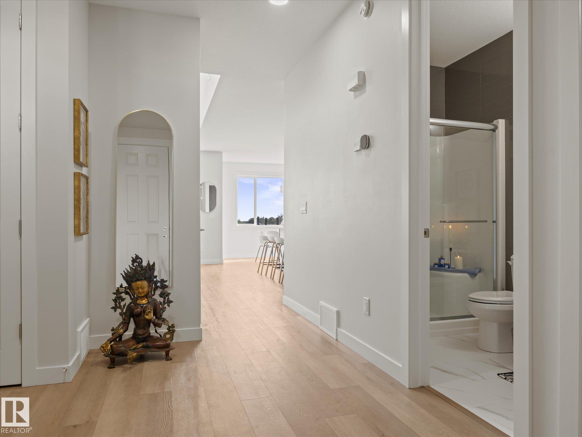 Photo 10 at 431 30 Avenue NW, Maple Crest, Edmonton