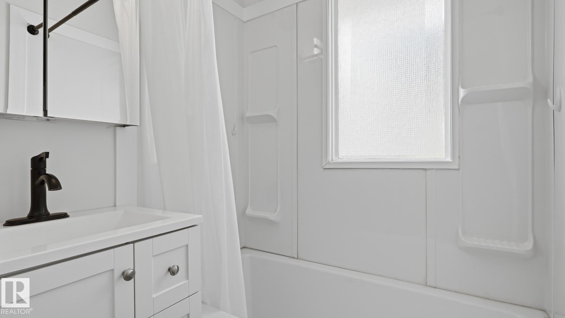 Photo 12 at 11836 62 Street NW, Montrose, Edmonton