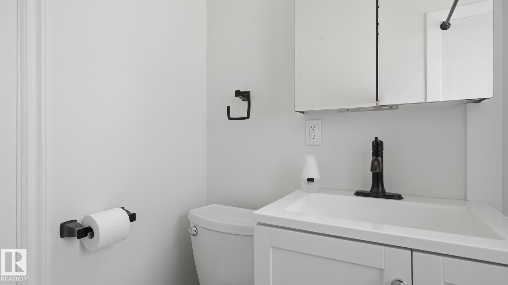 Photo 13 at 11836 62 Street NW, Montrose, Edmonton