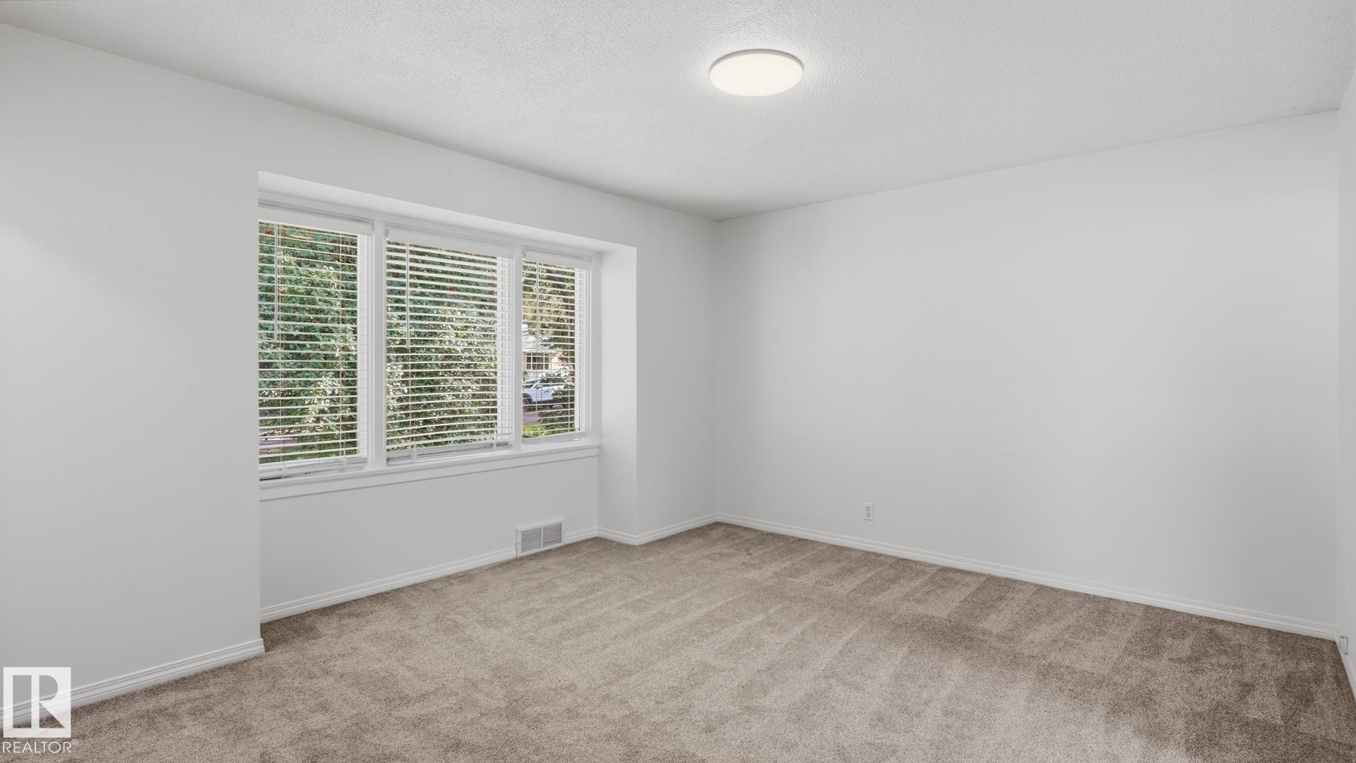 Photo 3 at 11836 62 Street NW, Montrose, Edmonton