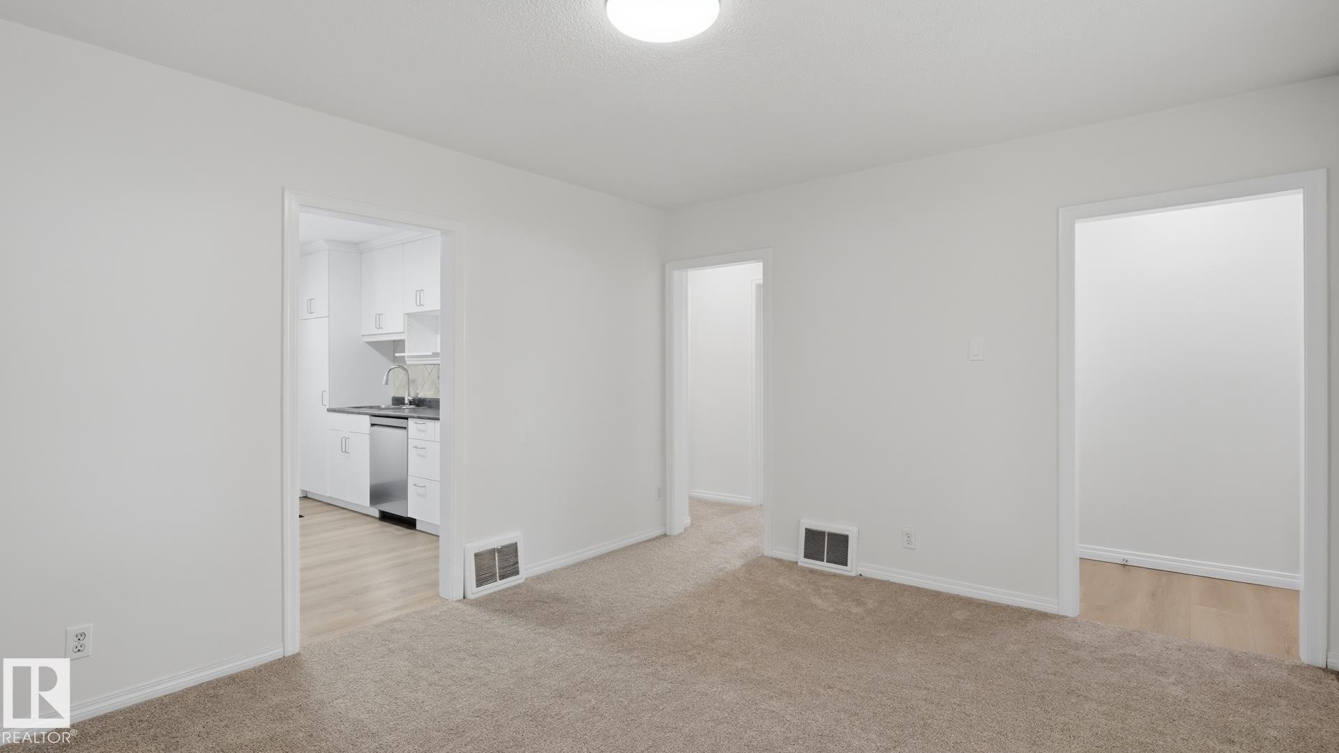 Photo 7 at 11836 62 Street NW, Montrose, Edmonton