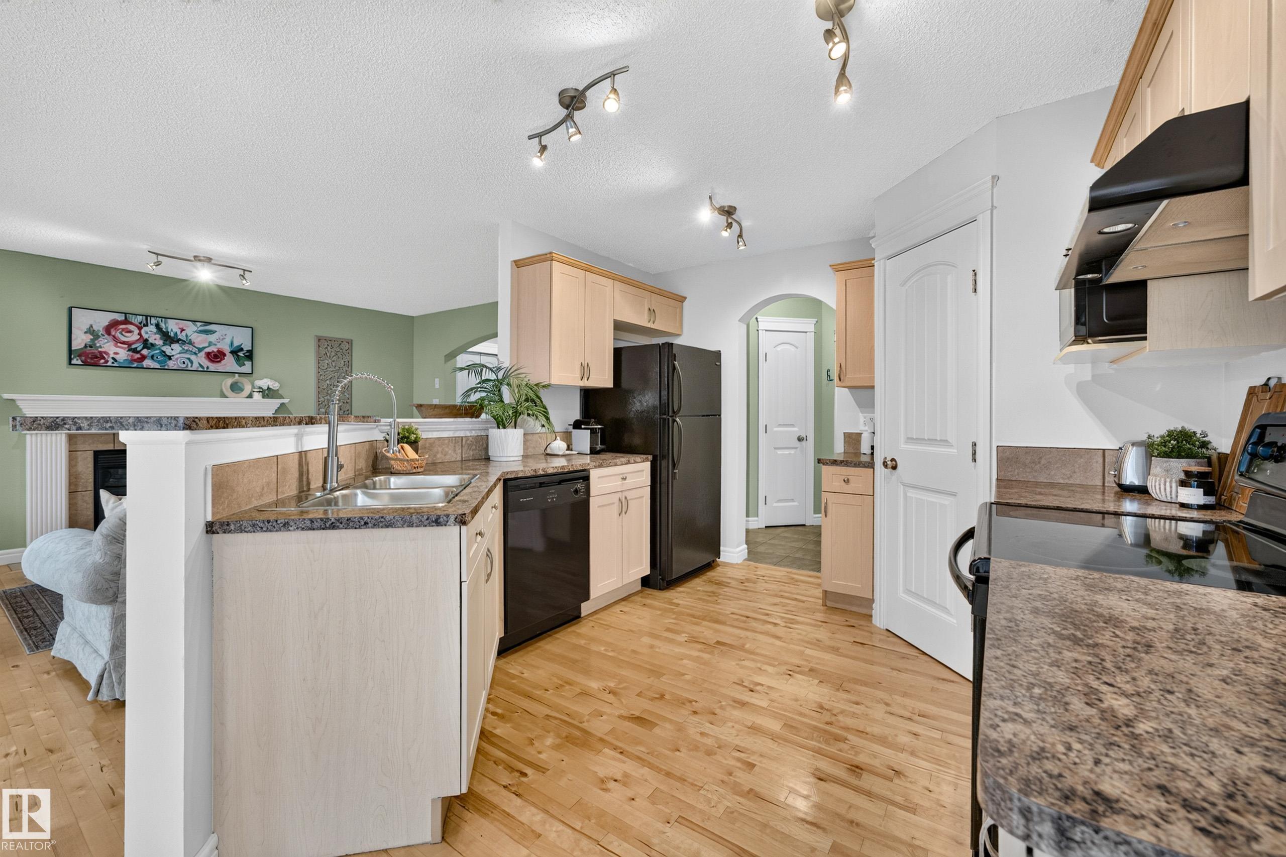 Photo 10 at 984 Rutherford Road SW, Rutherford, Edmonton
