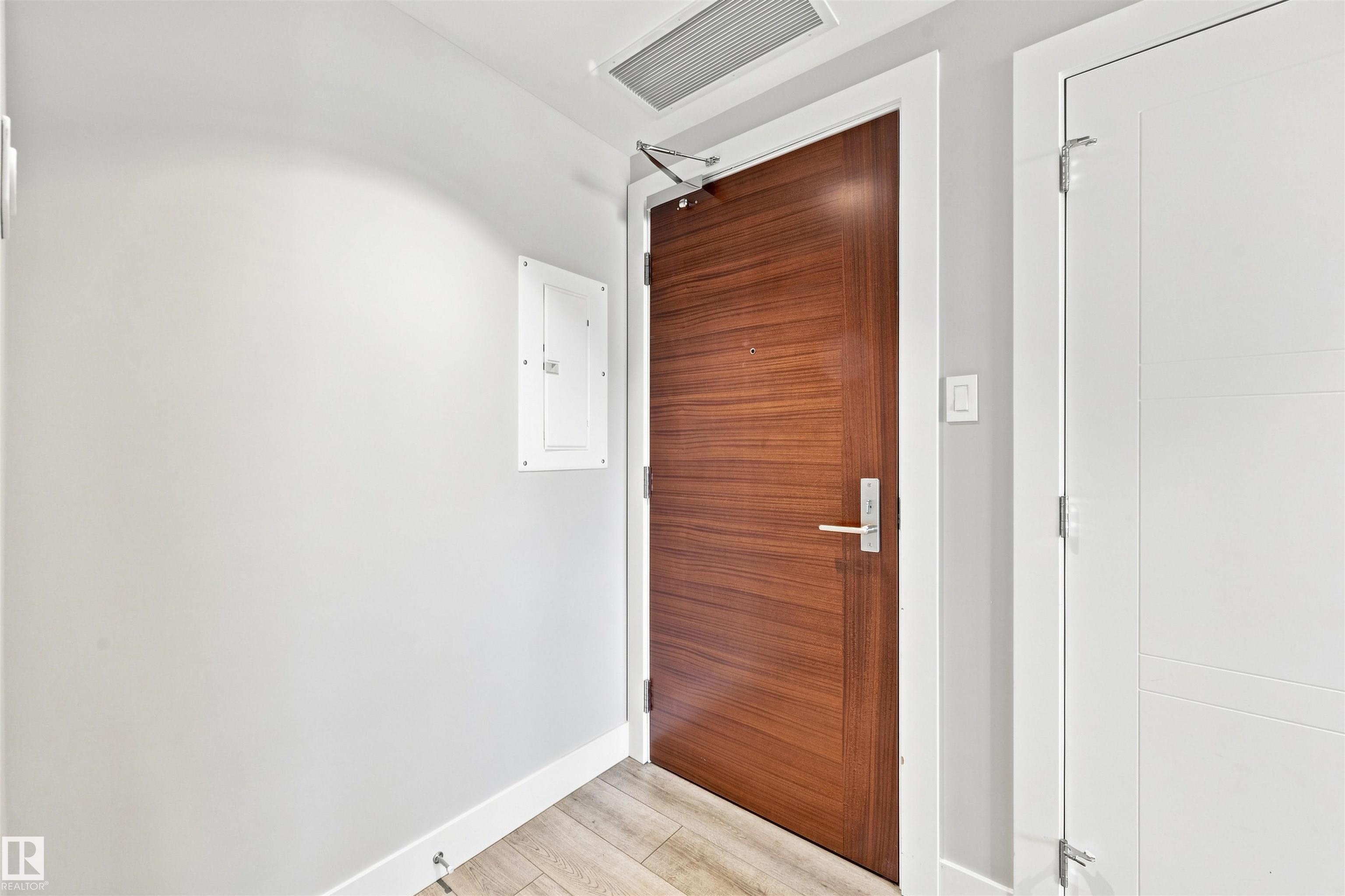 Photo 14 at 304 - 11969 Jasper Avenue NW, Wîhkwêntôwin, Edmonton
