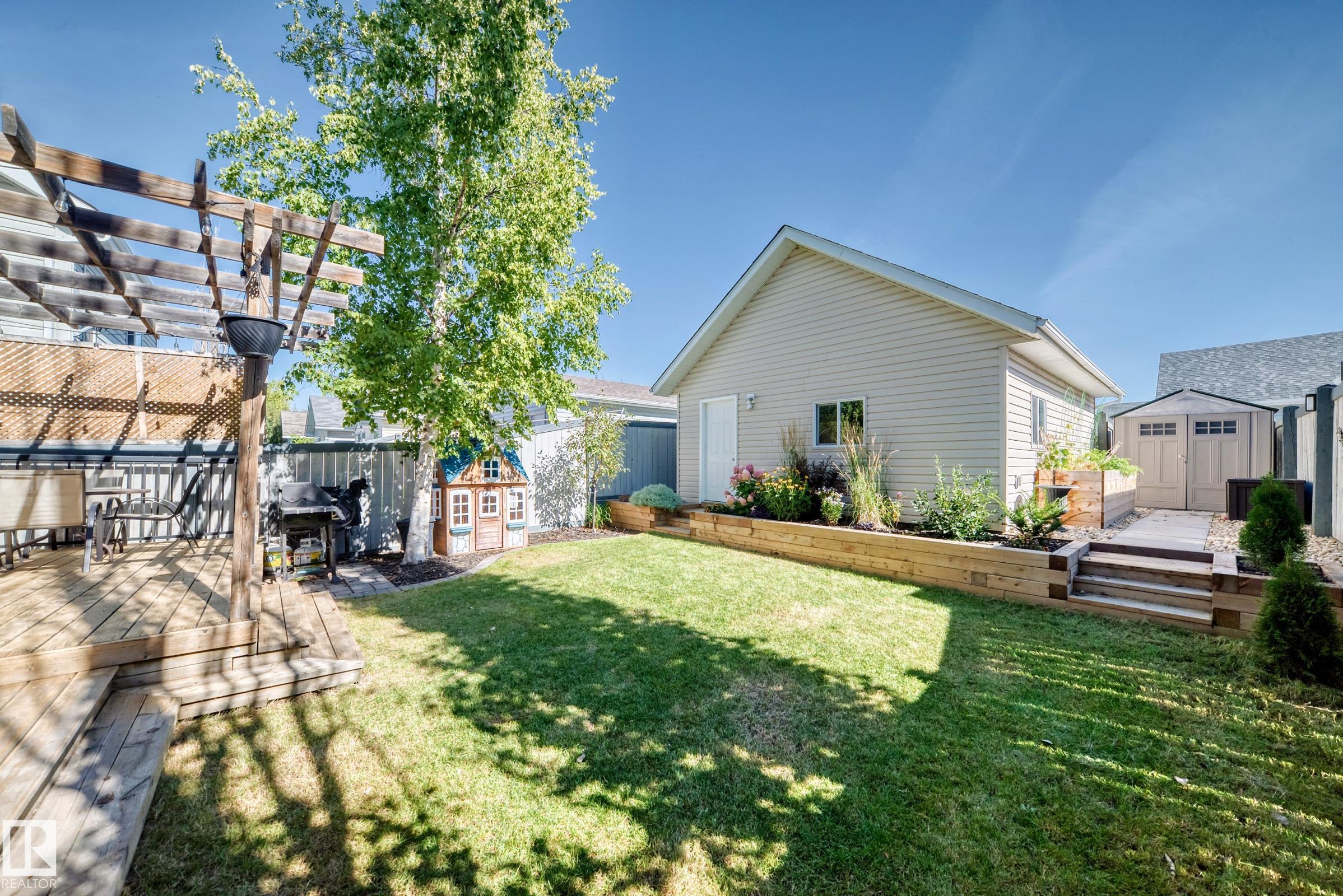 Listing photo thumbnail
