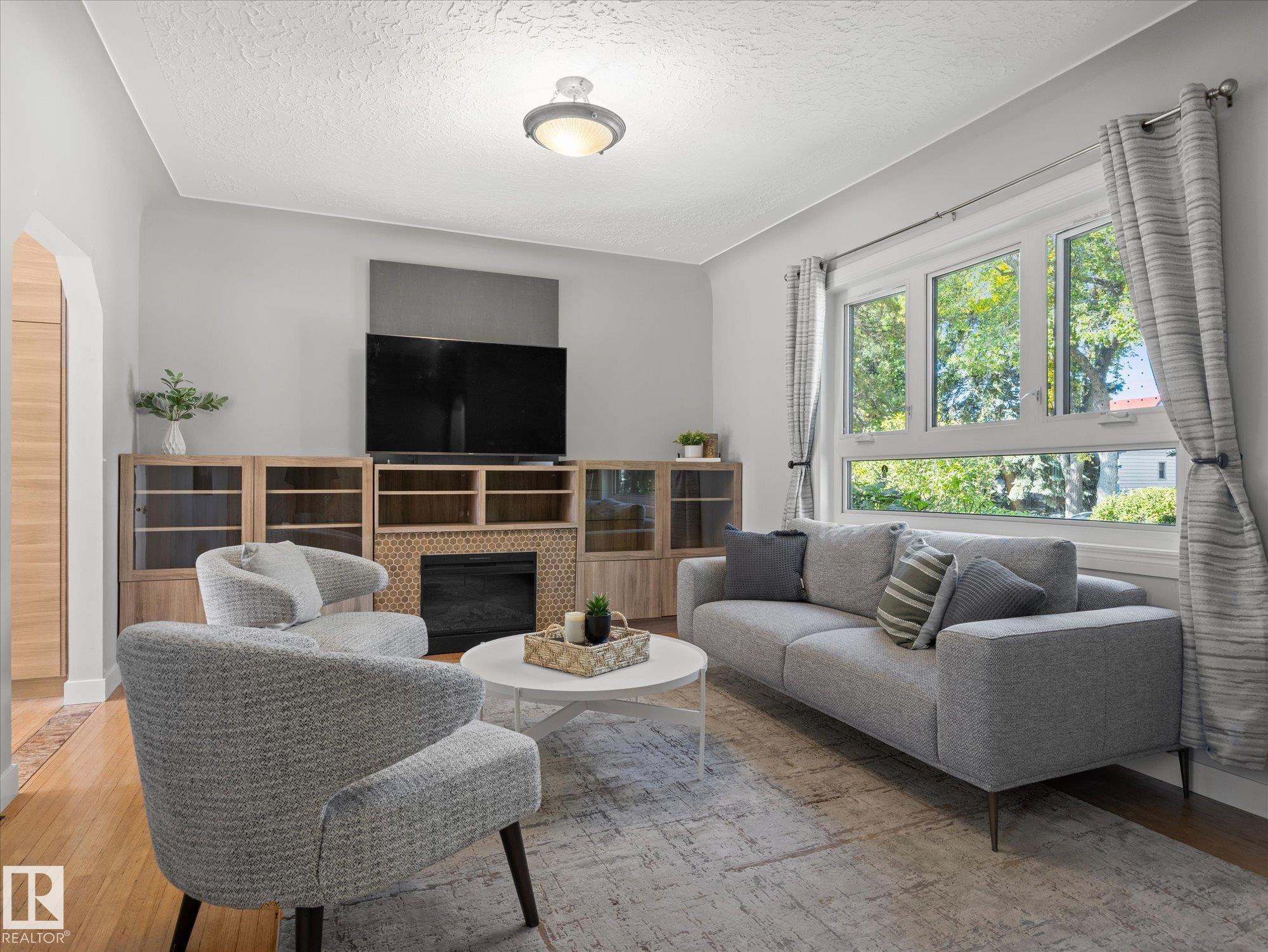 Photo 3 at 11119 62 Avenue NW, Parkallen, Edmonton
