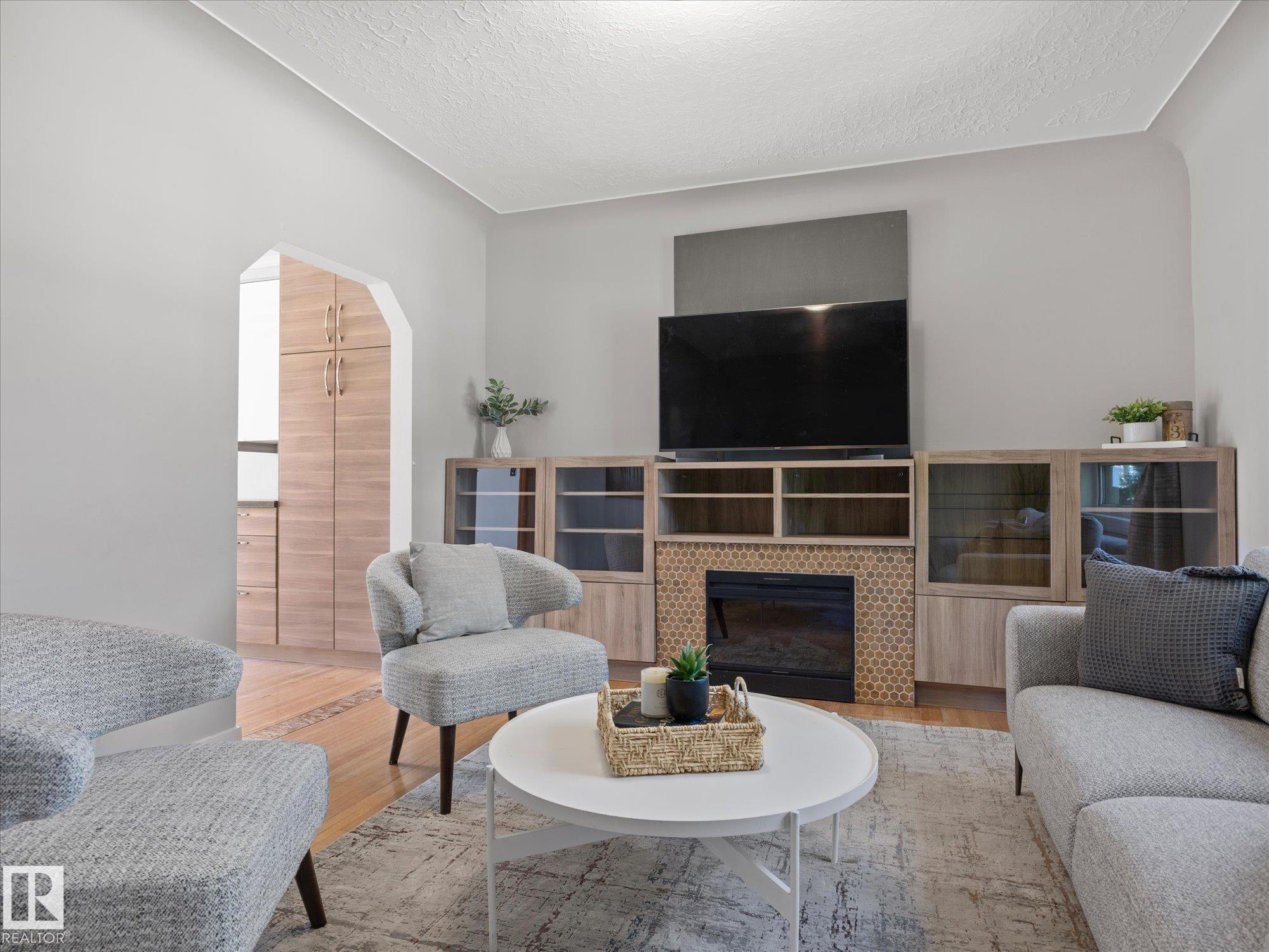 Photo 5 at 11119 62 Avenue NW, Parkallen, Edmonton