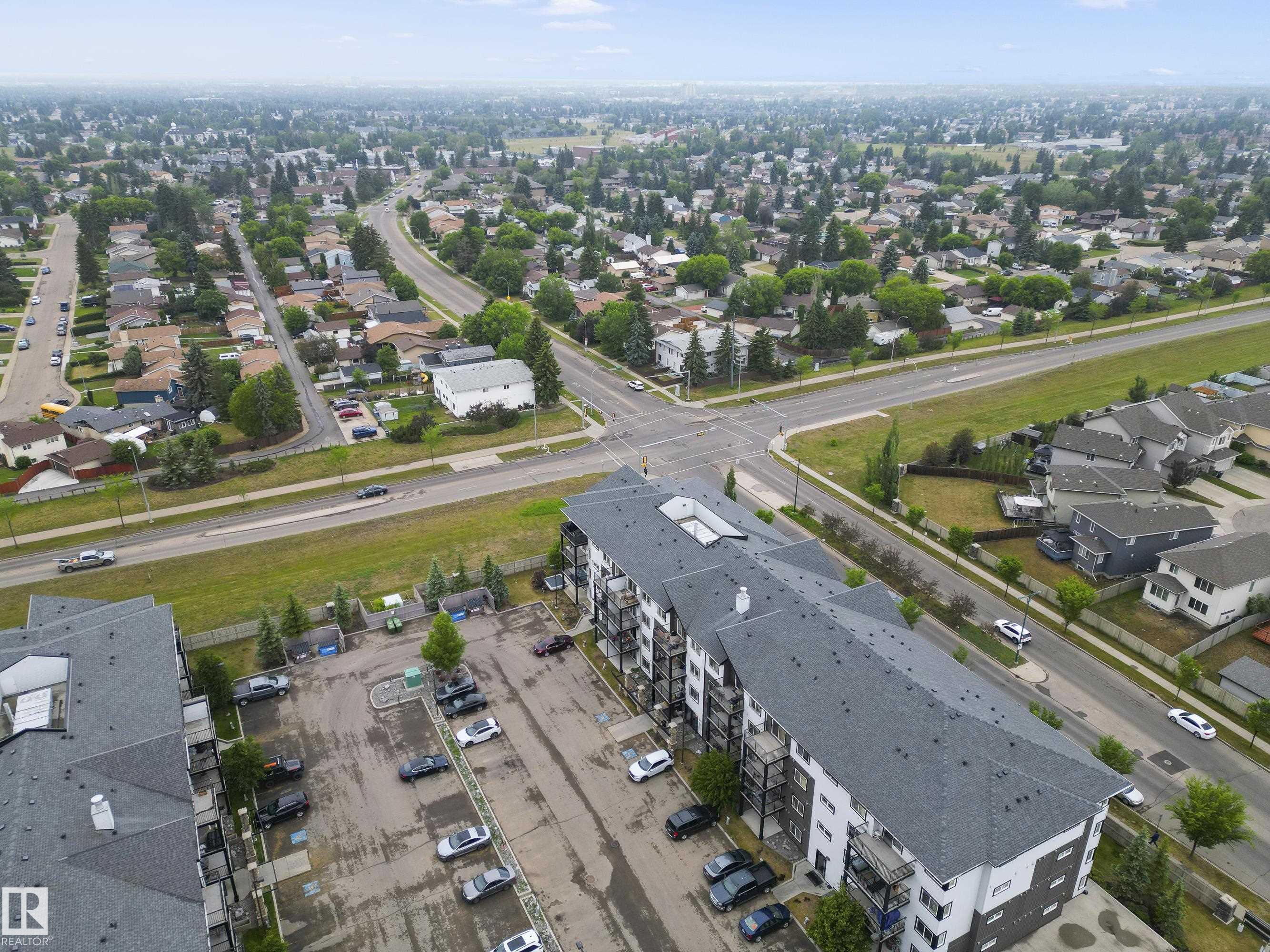 Photo 3 at 114 - 3357 16a Avenue NW, Laurel, Edmonton