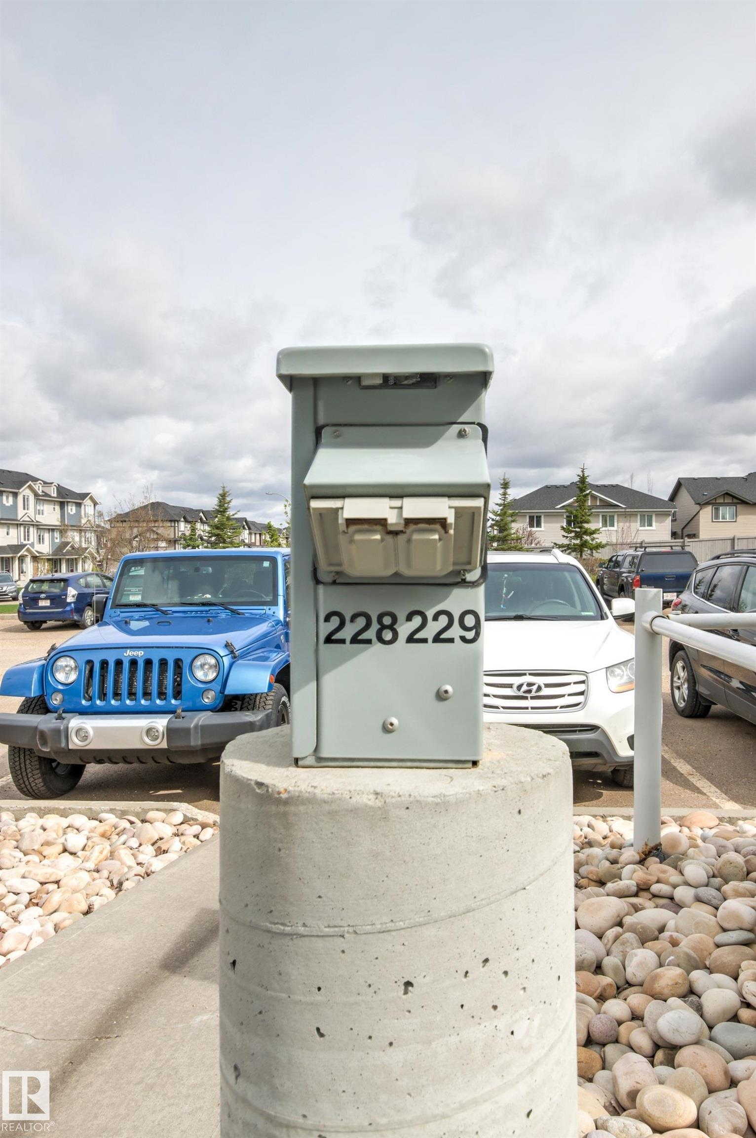 Listing photo thumbnail