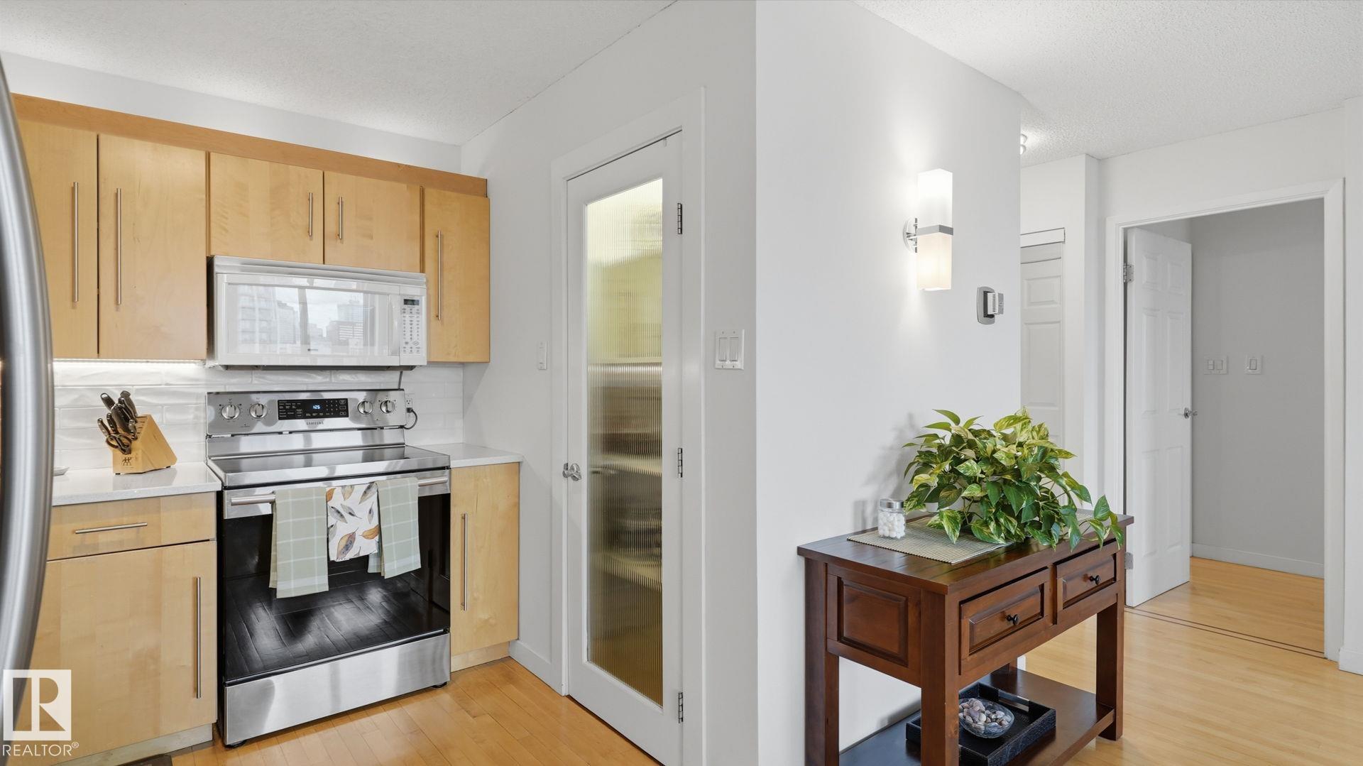 Photo 8 at 1803 - 9916 113 Street NW, Wîhkwêntôwin, Edmonton