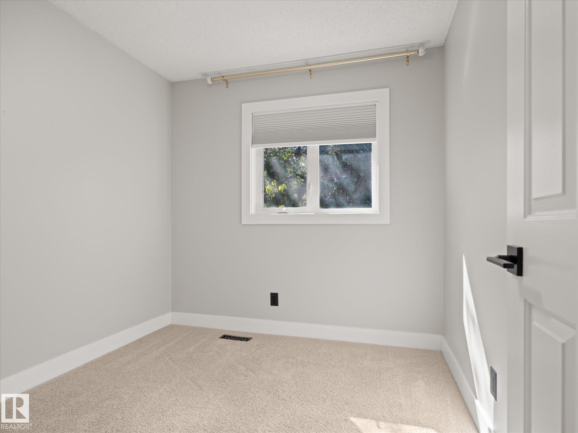 Photo 23 at 15 Willoughby Drive, Woodlands, St. Albert