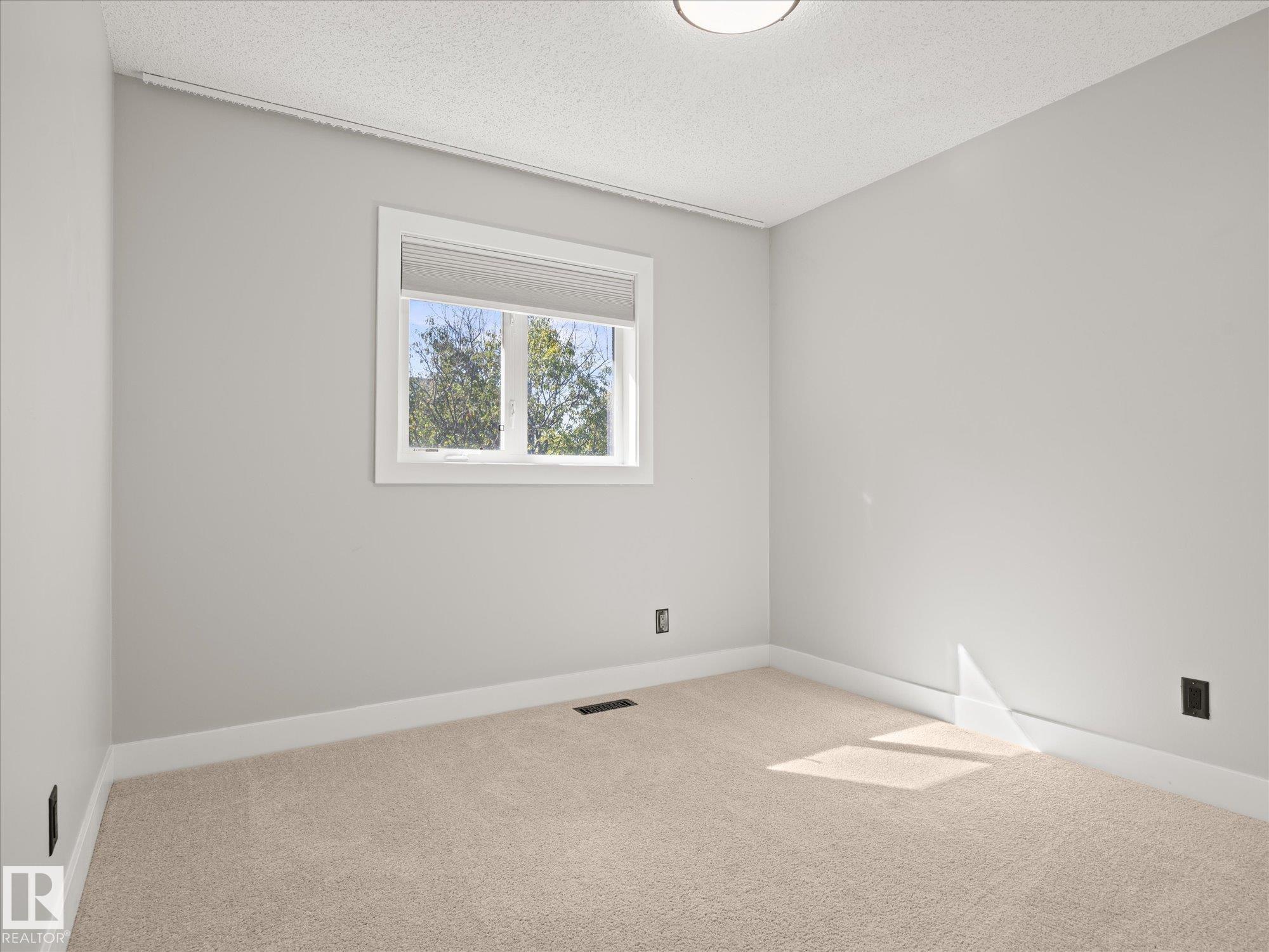 Photo 25 at 15 Willoughby Drive, Woodlands, St. Albert