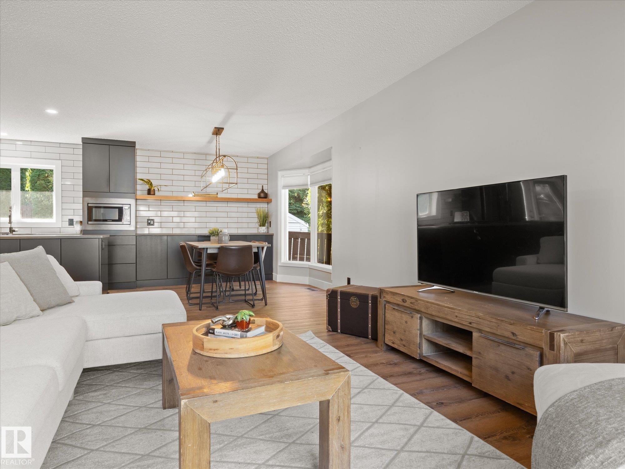 Photo 6 at 15 Willoughby Drive, Woodlands, St. Albert