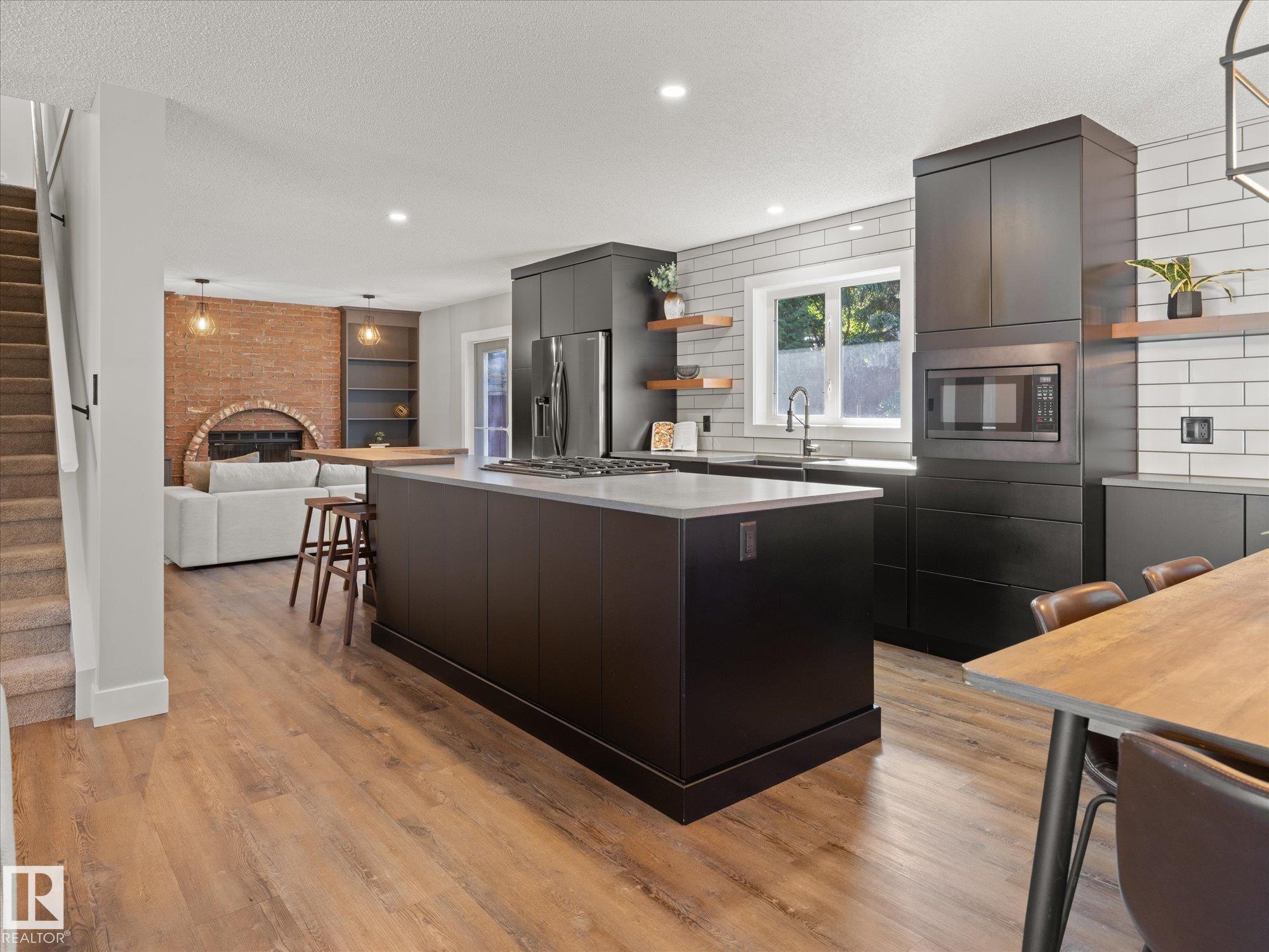 Photo 9 at 15 Willoughby Drive, Woodlands, St. Albert