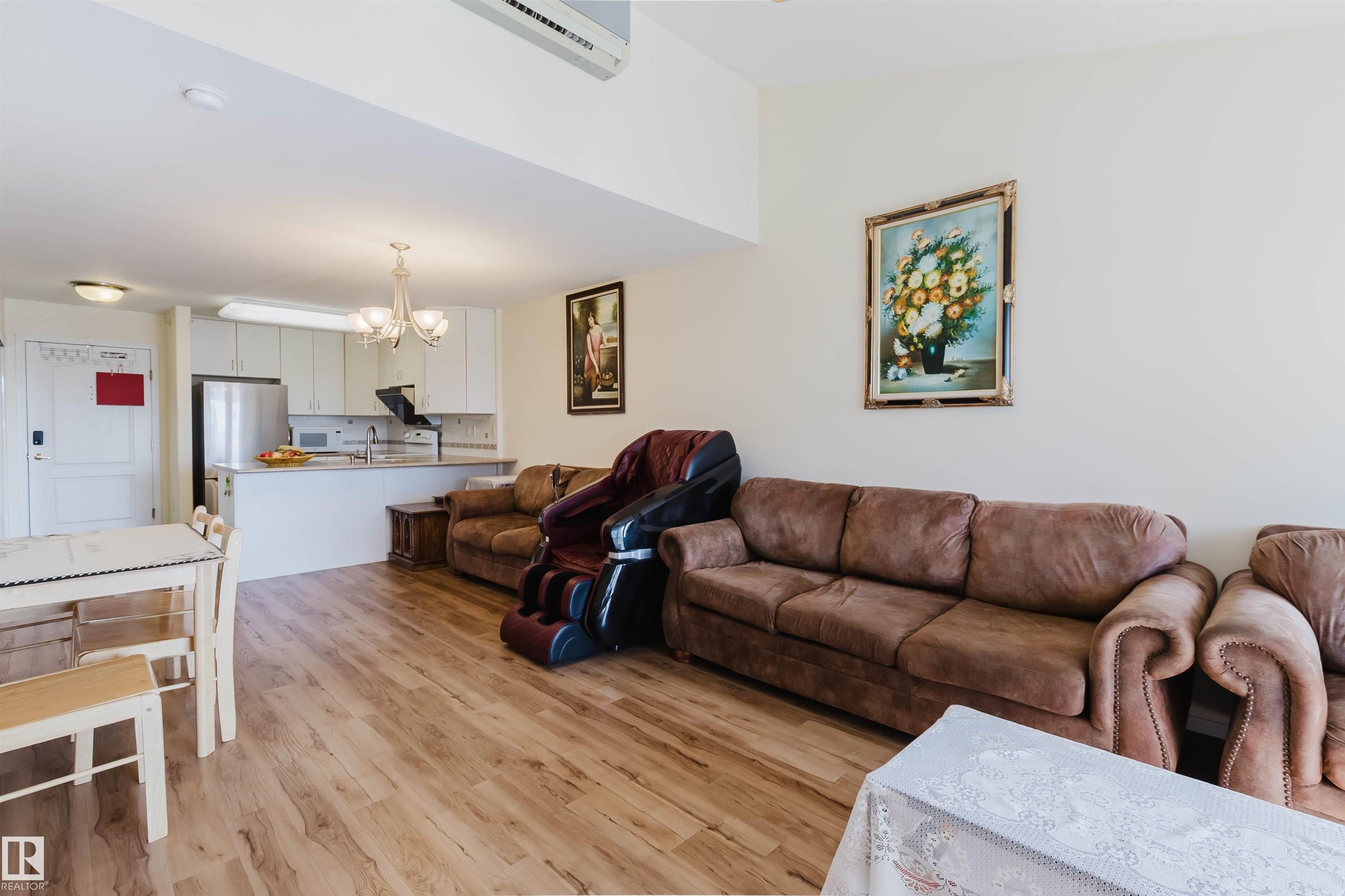 Photo 13 at 405 - 8922 156 Street NW, Meadowlark Park, Edmonton